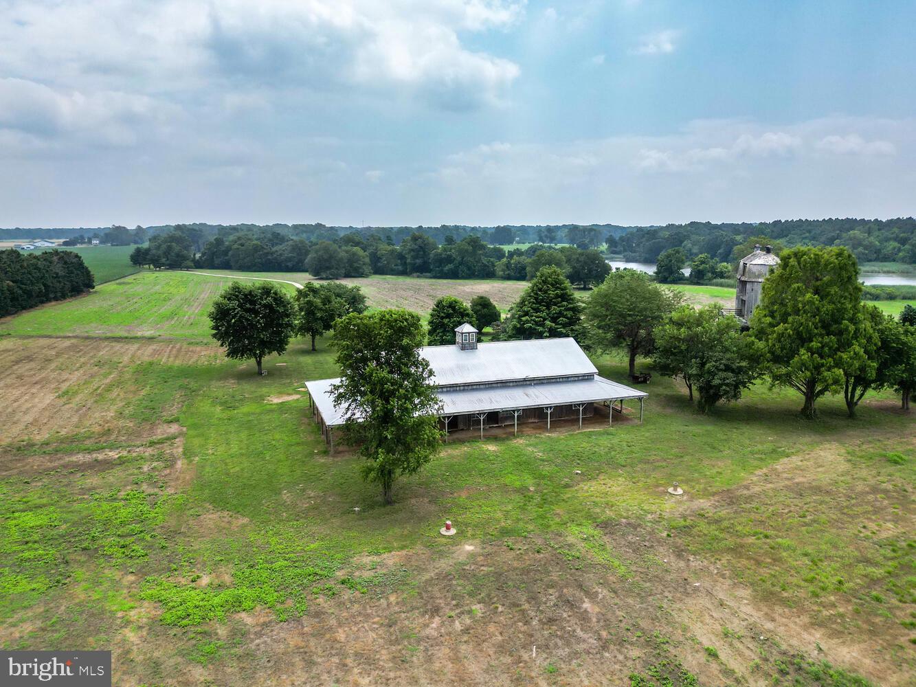 LANDS END - Residential