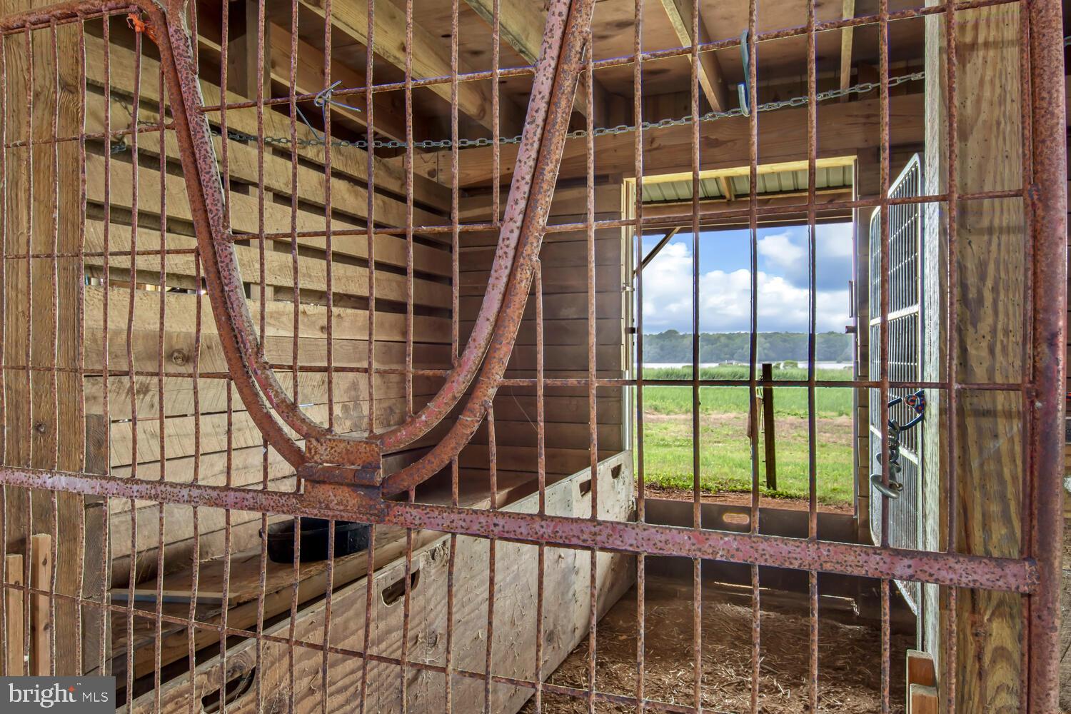 LANDS END - Residential