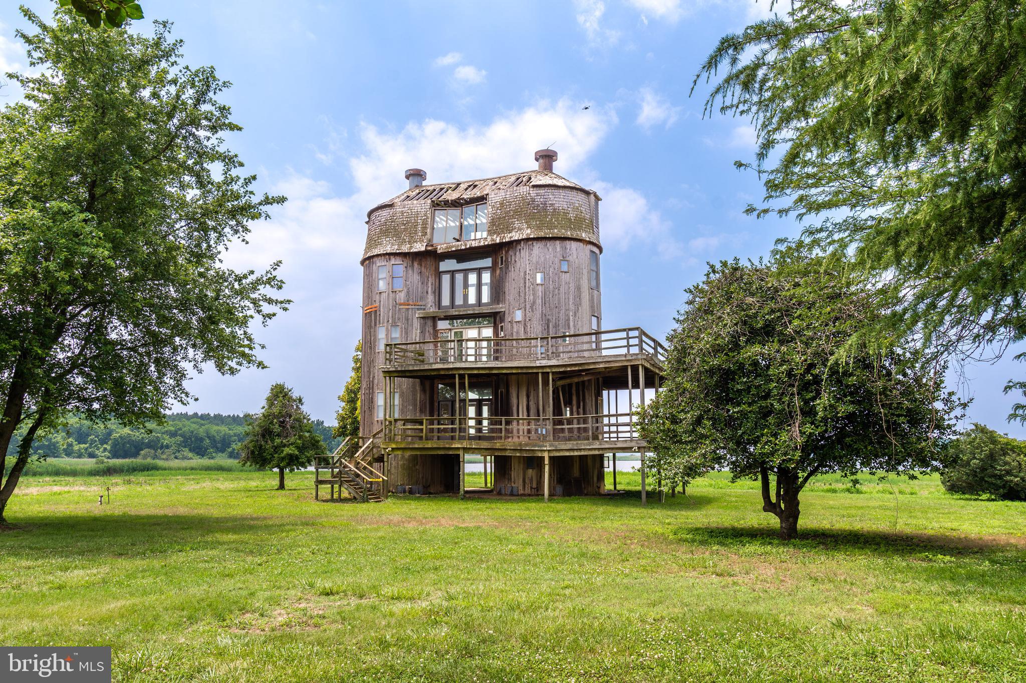 LANDS END - Residential