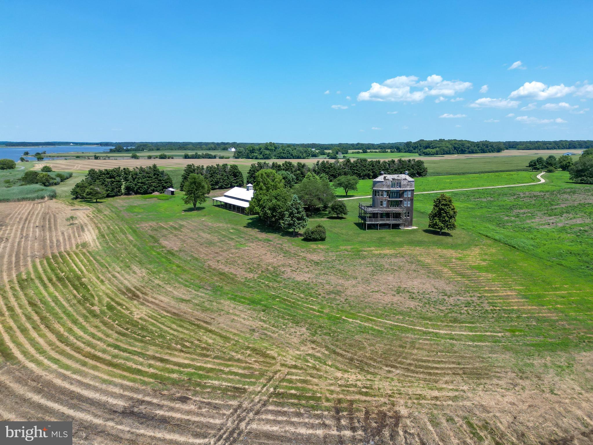 LANDS END - Residential