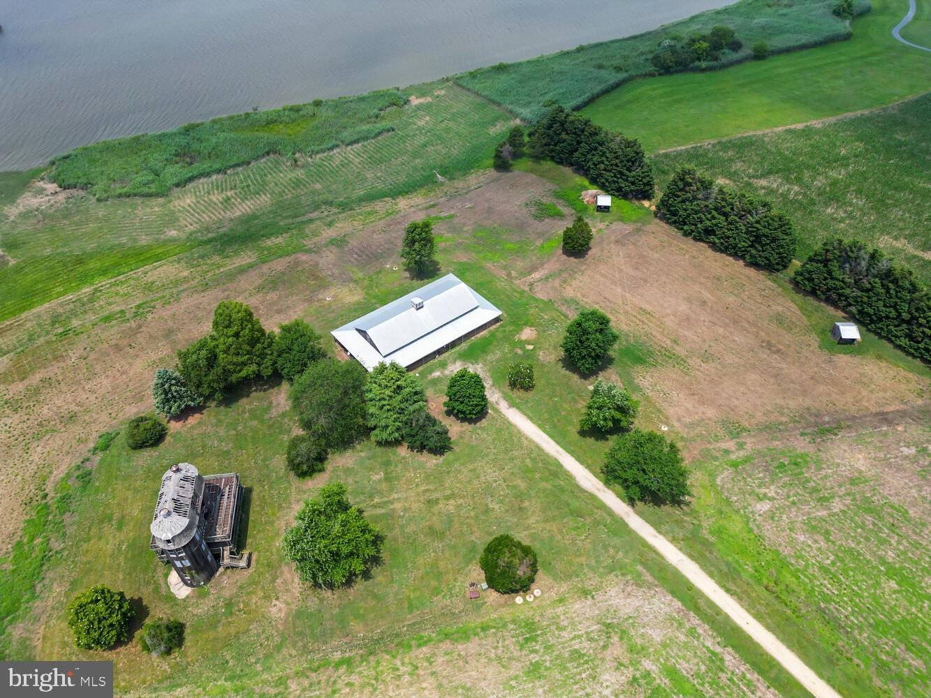 LANDS END - Residential