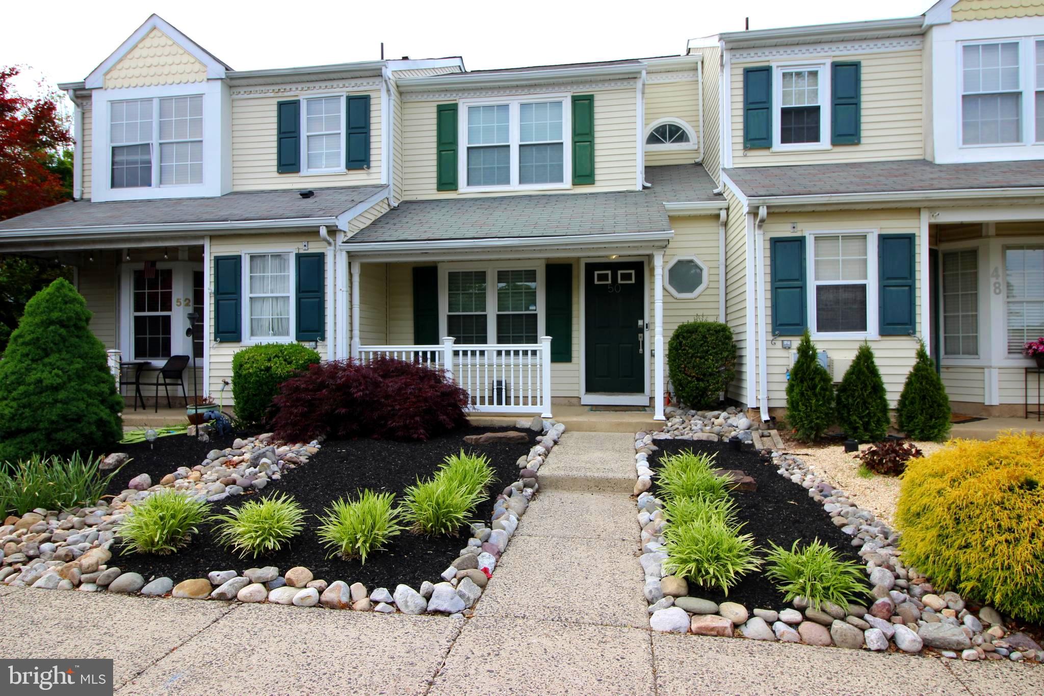 VILLAGE SHIRES - Residential