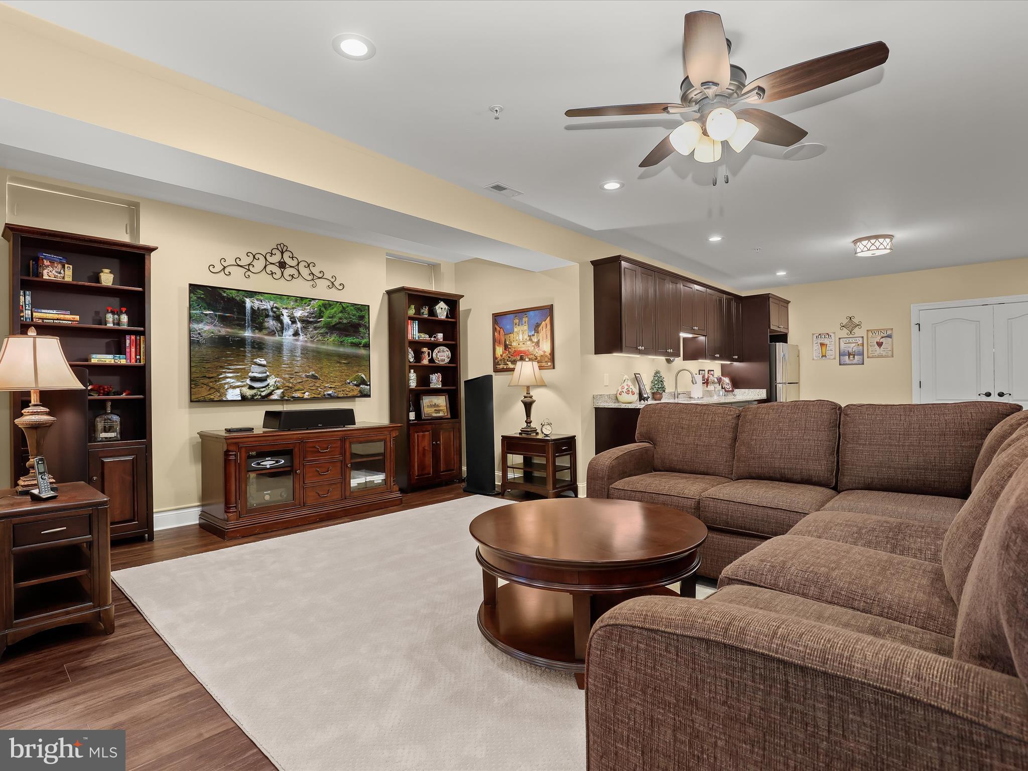 RIVERWOOD - Residential