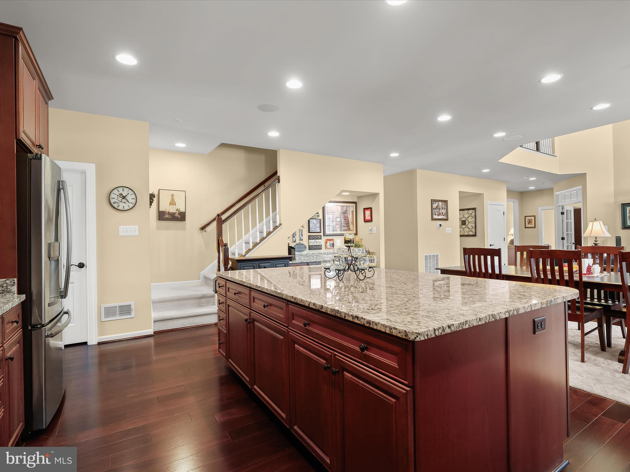 RIVERWOOD - Residential