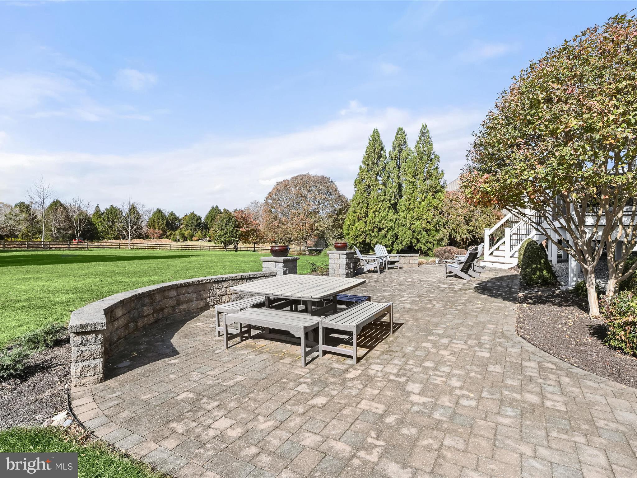 RIVERWOOD - Residential