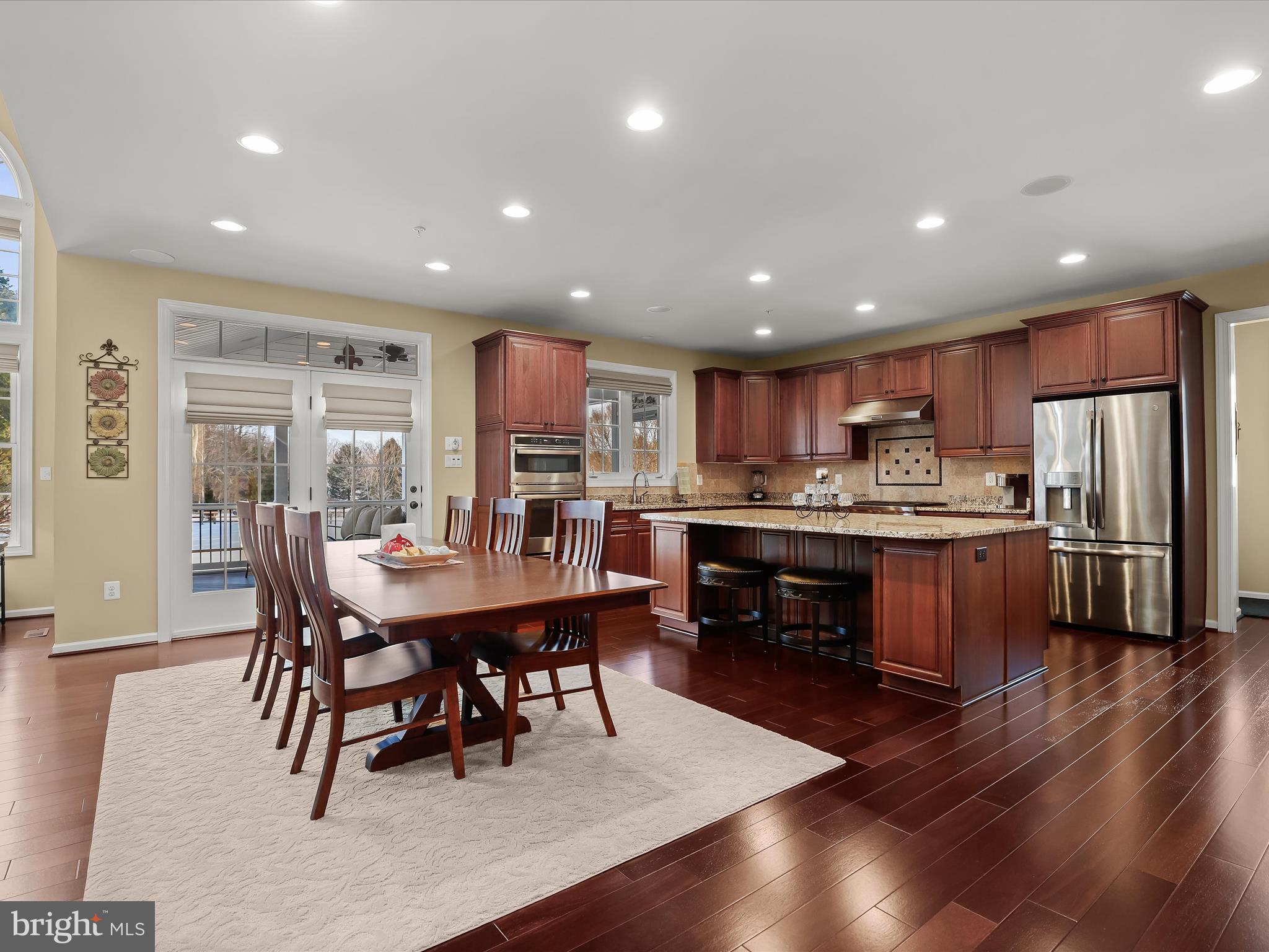 RIVERWOOD - Residential