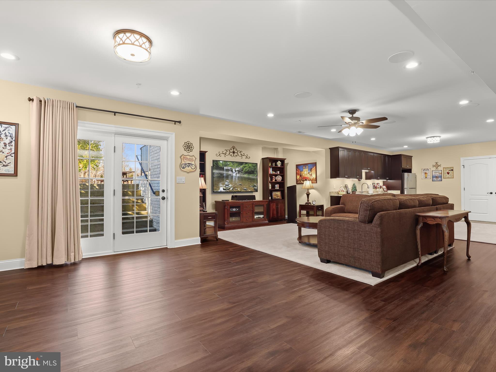 RIVERWOOD - Residential