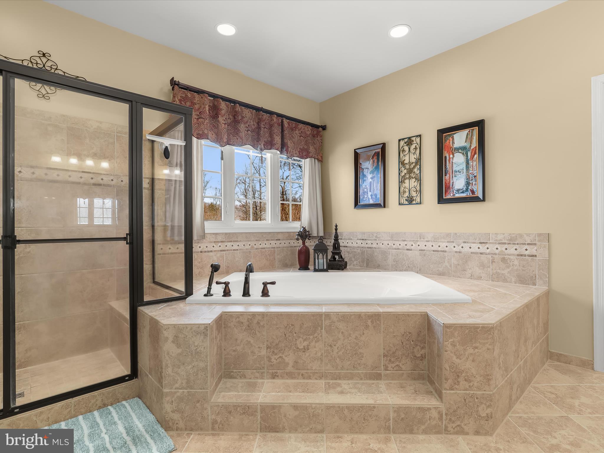 RIVERWOOD - Residential