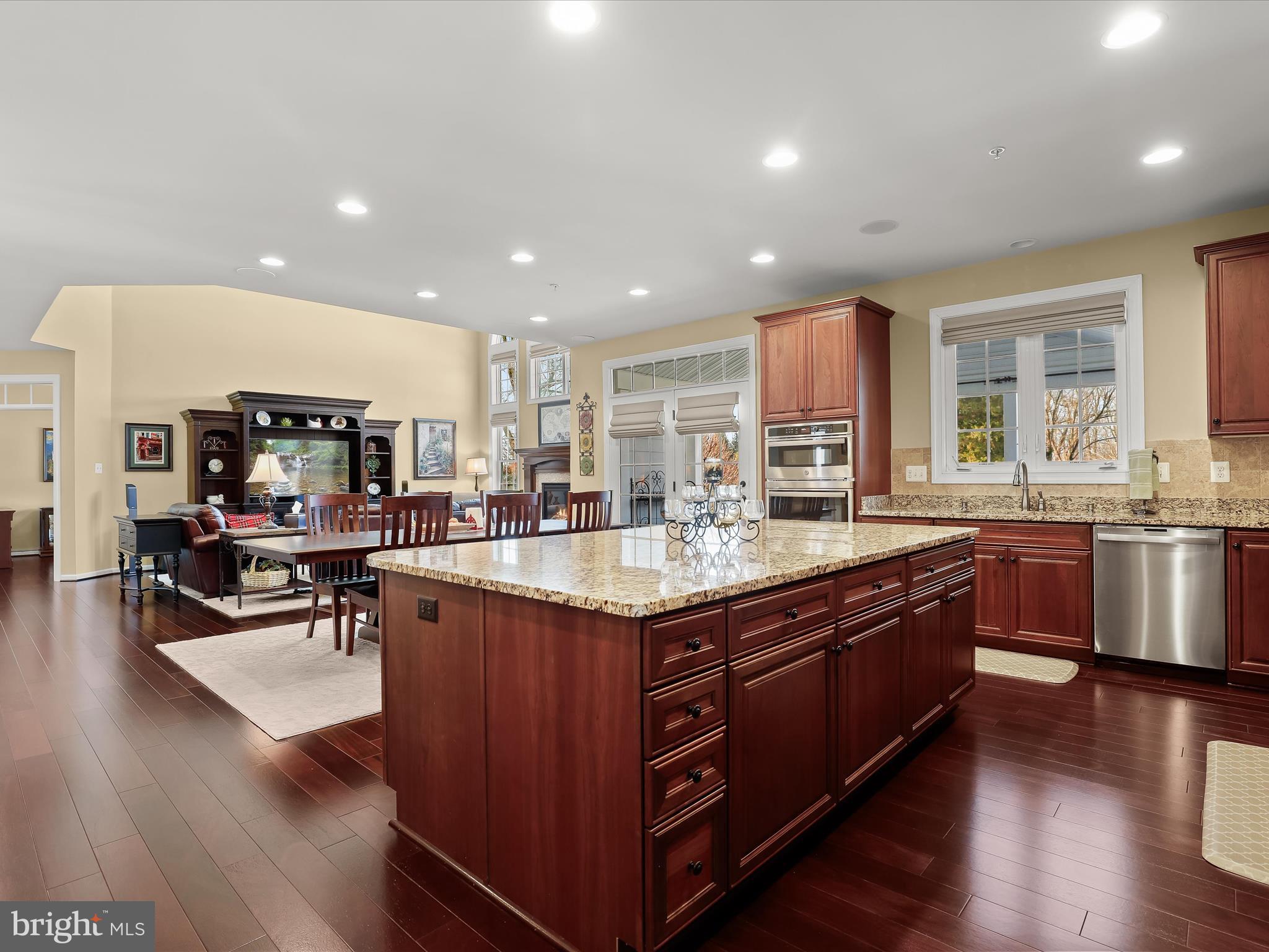 RIVERWOOD - Residential