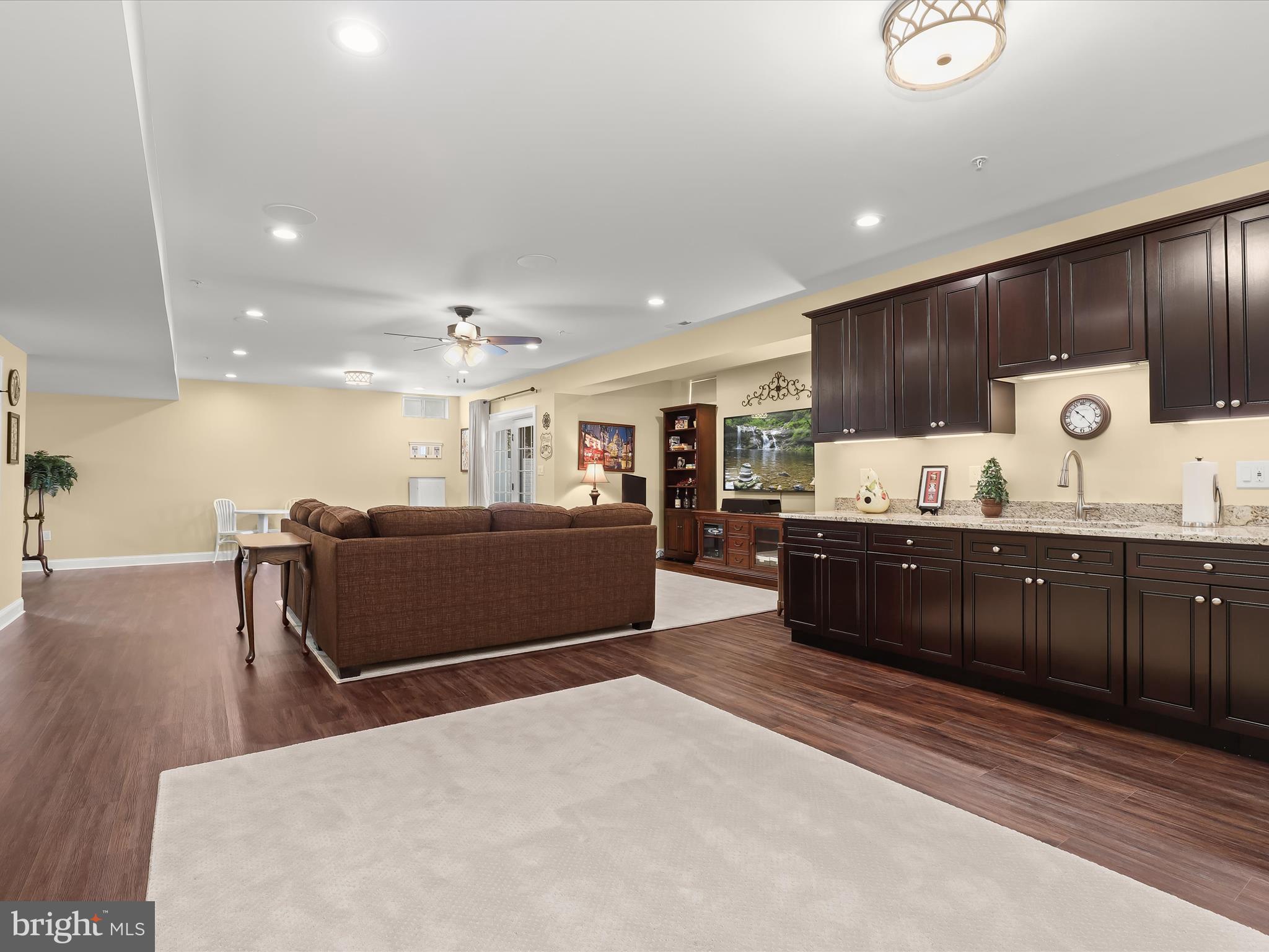 RIVERWOOD - Residential