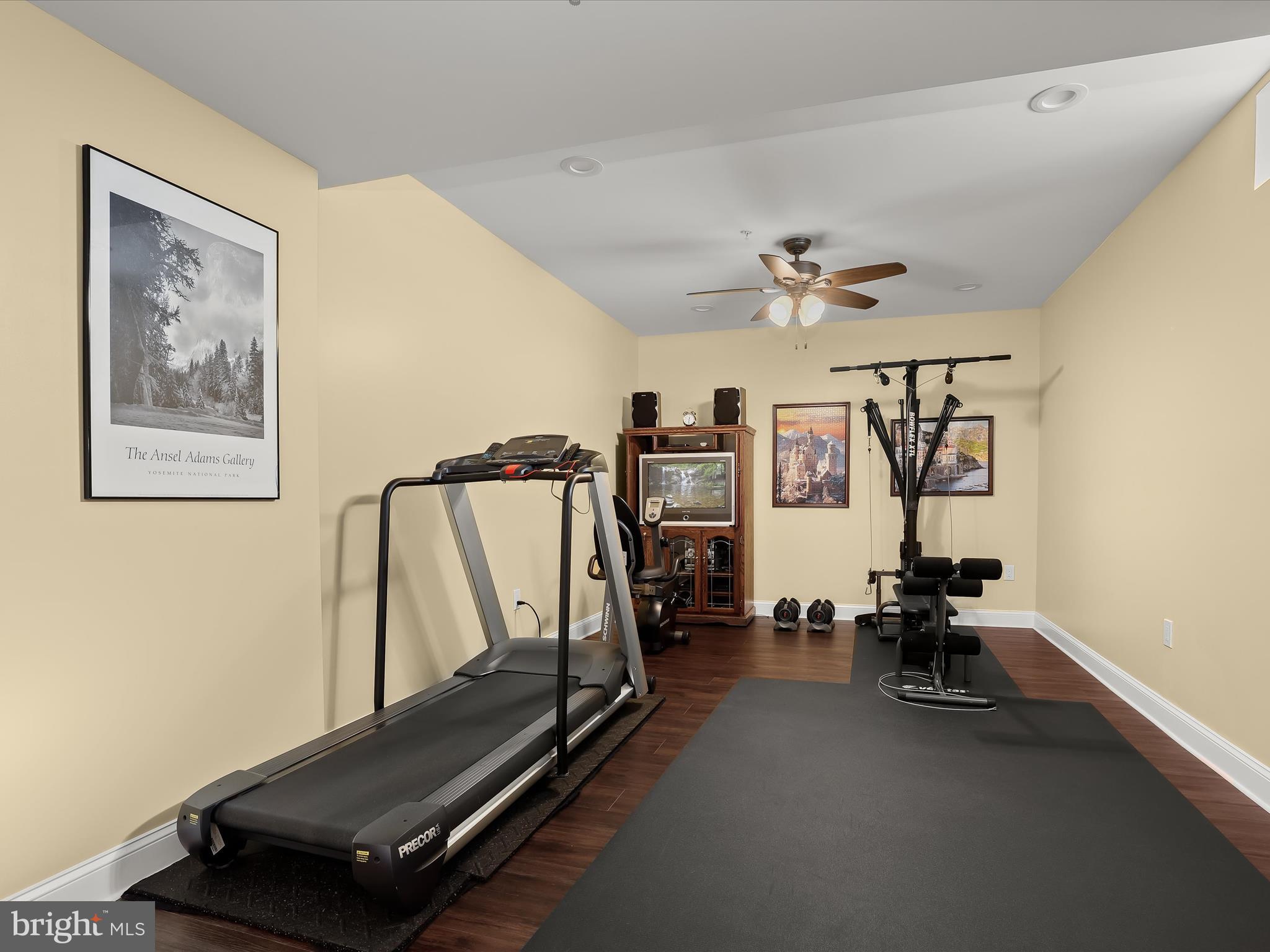 RIVERWOOD - Residential