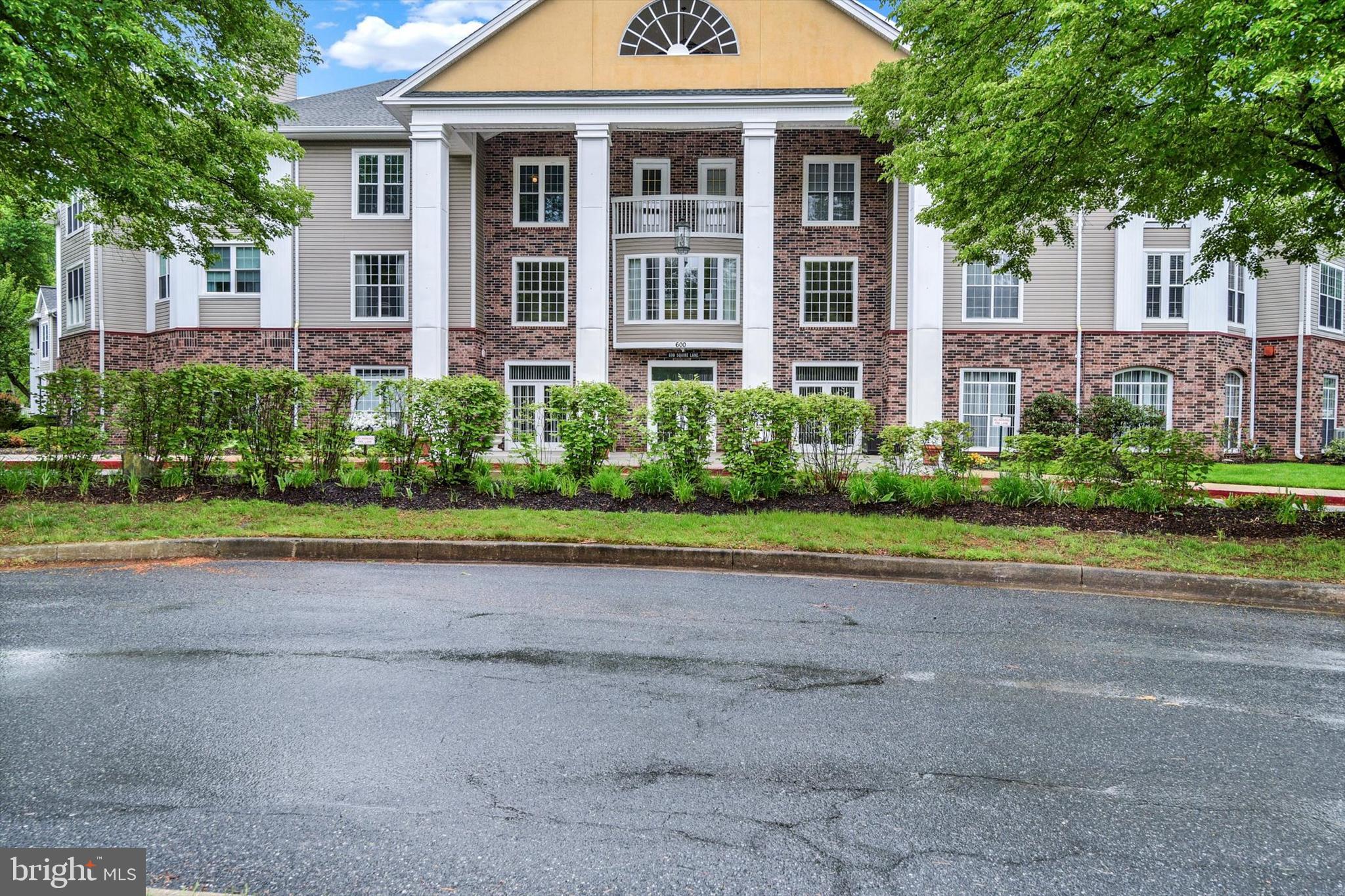 ENGLISH COUNTRY MANOR - Residential