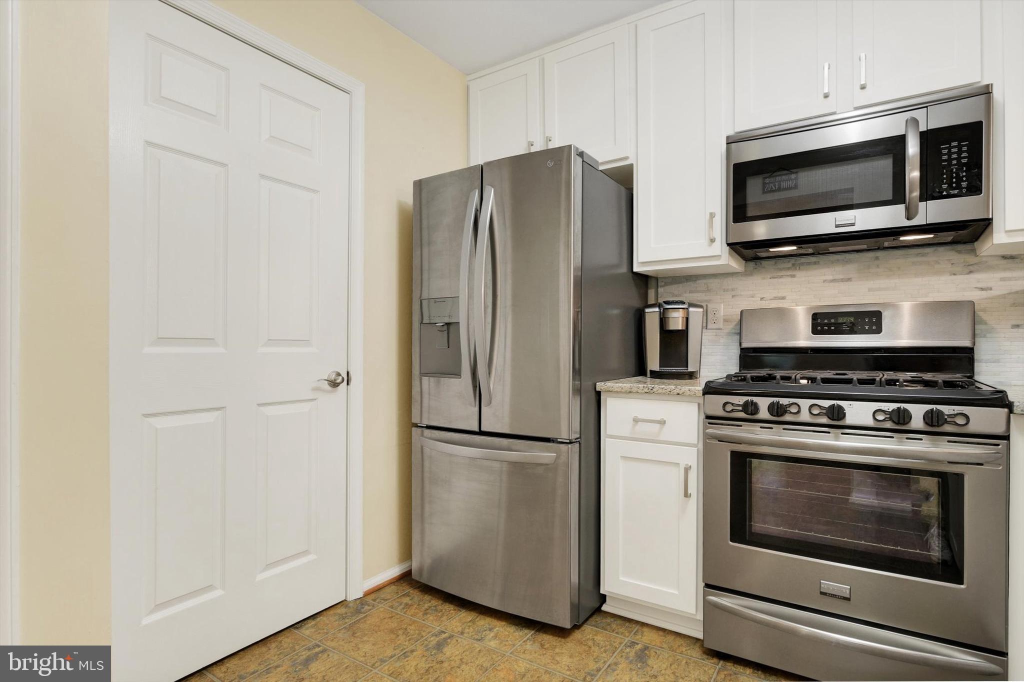 ENGLISH COUNTRY MANOR - Residential