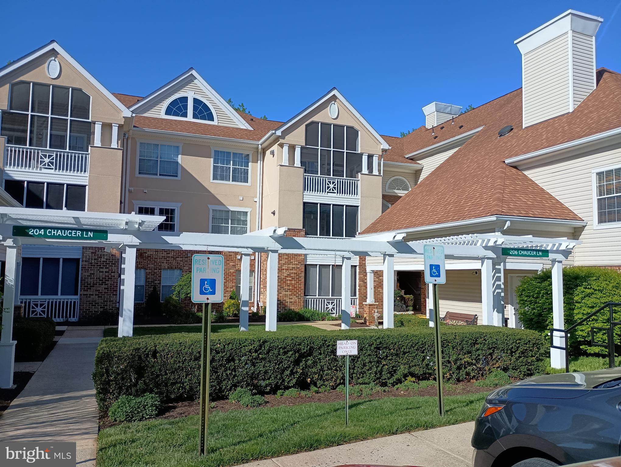 ENGLISH COUNTRY MANOR - Residential