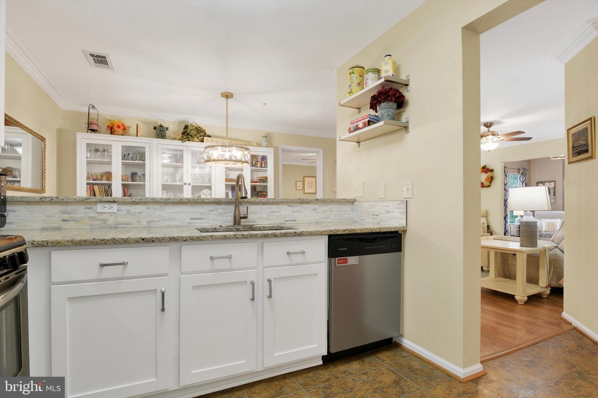 206 CHAUCER LANE L 206-L