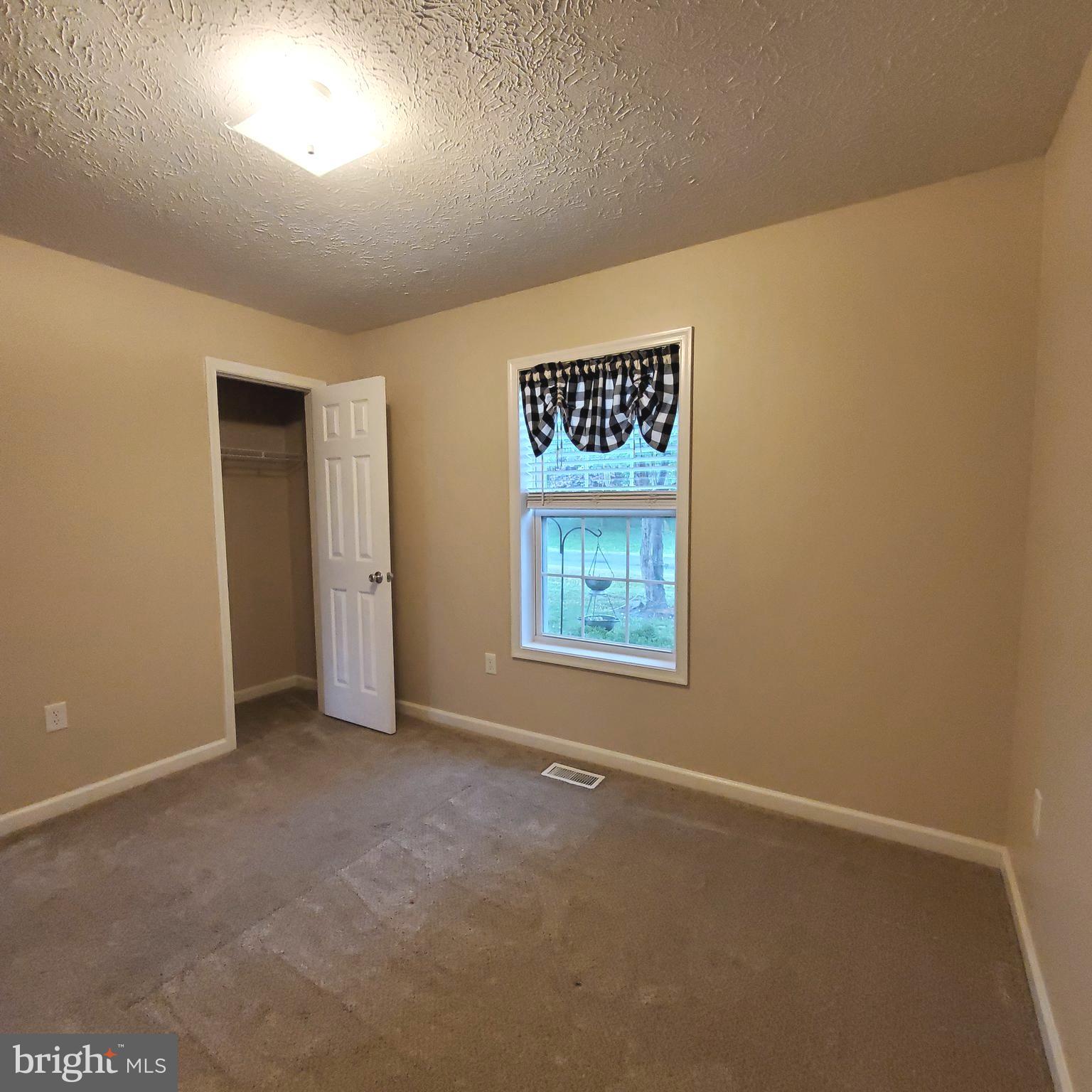 RIDGEFIELD - Residential