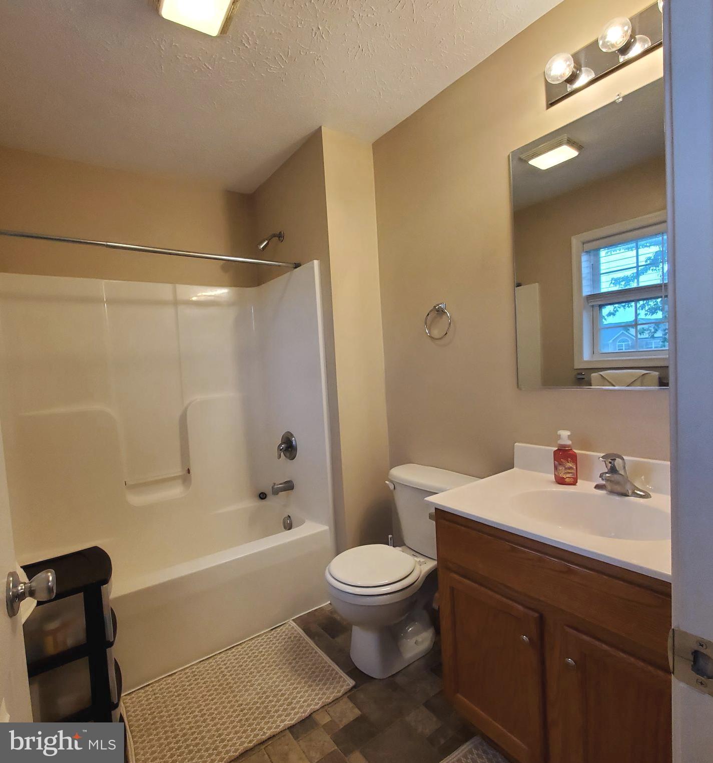 RIDGEFIELD - Residential