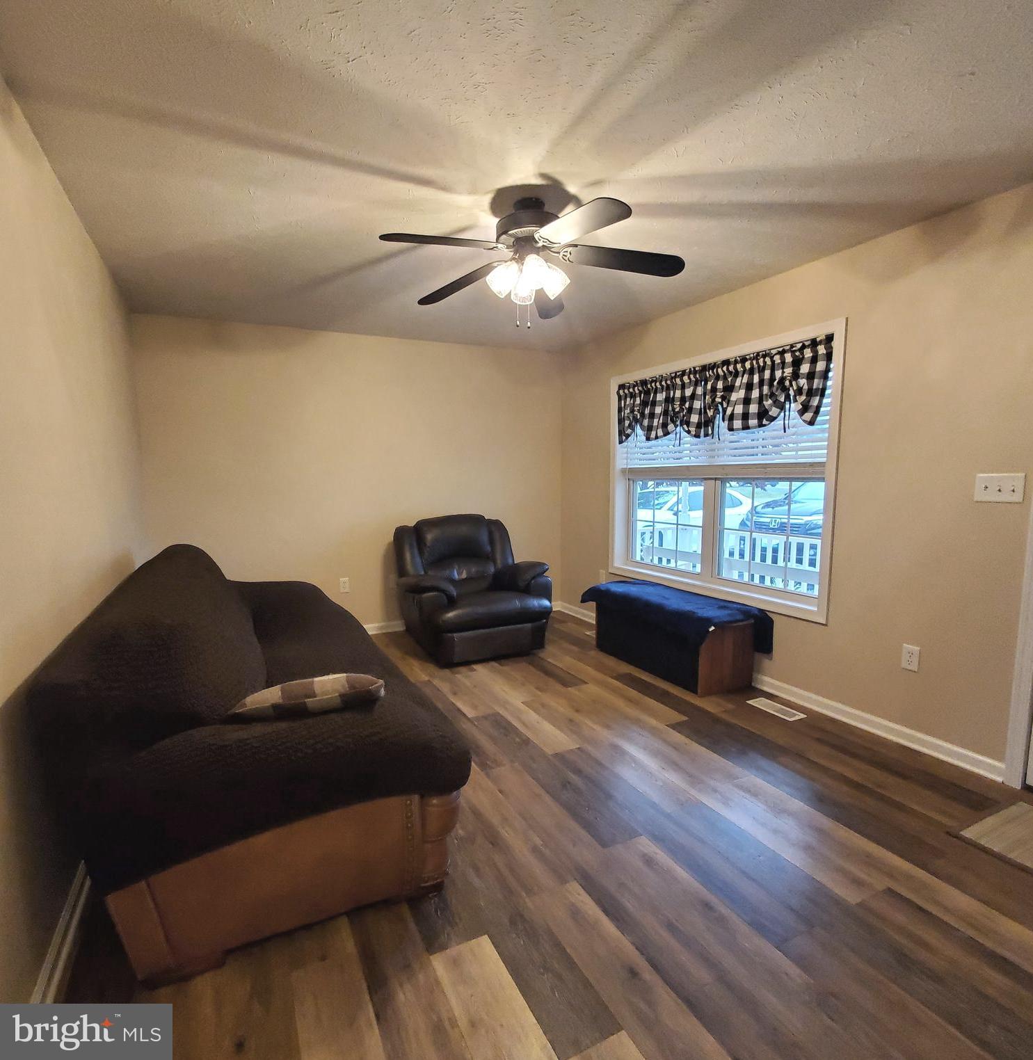 RIDGEFIELD - Residential