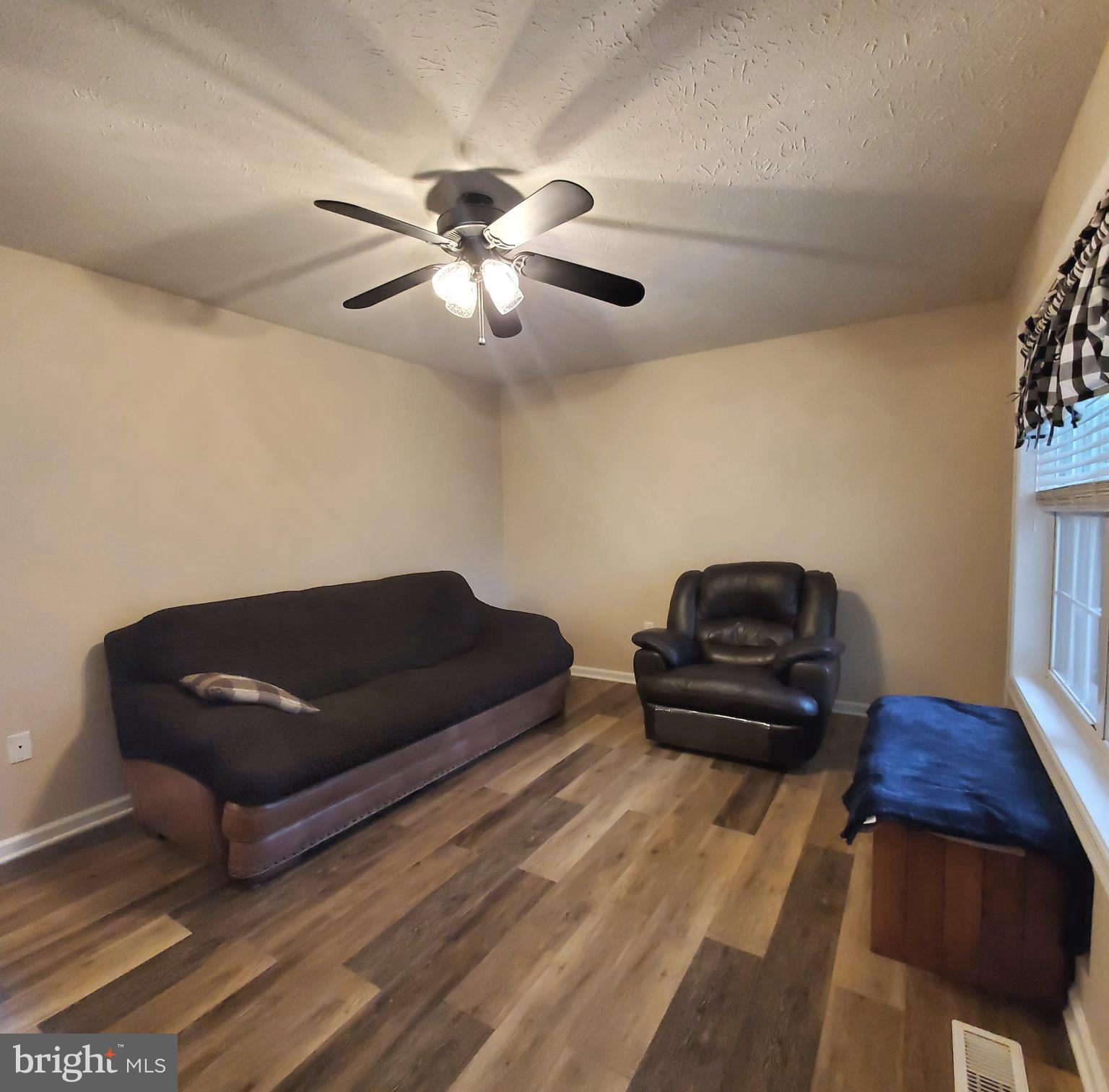 RIDGEFIELD - Residential