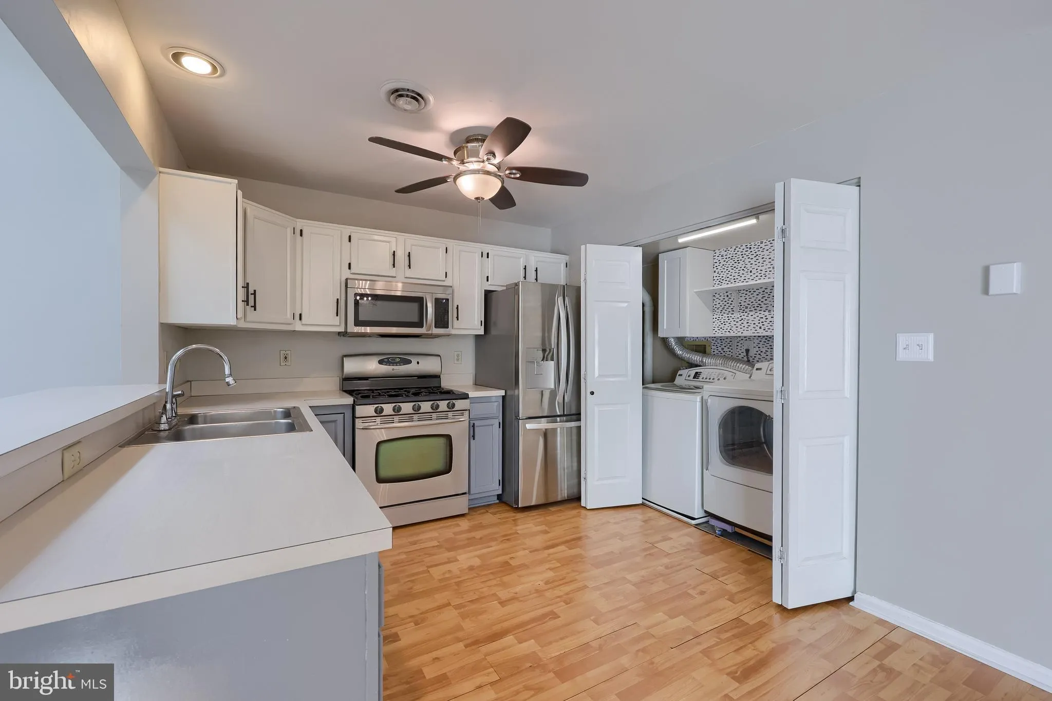 York, Pennsylvania 17404, United States, 3 Bedrooms Bedrooms, ,2 BathroomsBathrooms,Residential,Coming Soon,193890