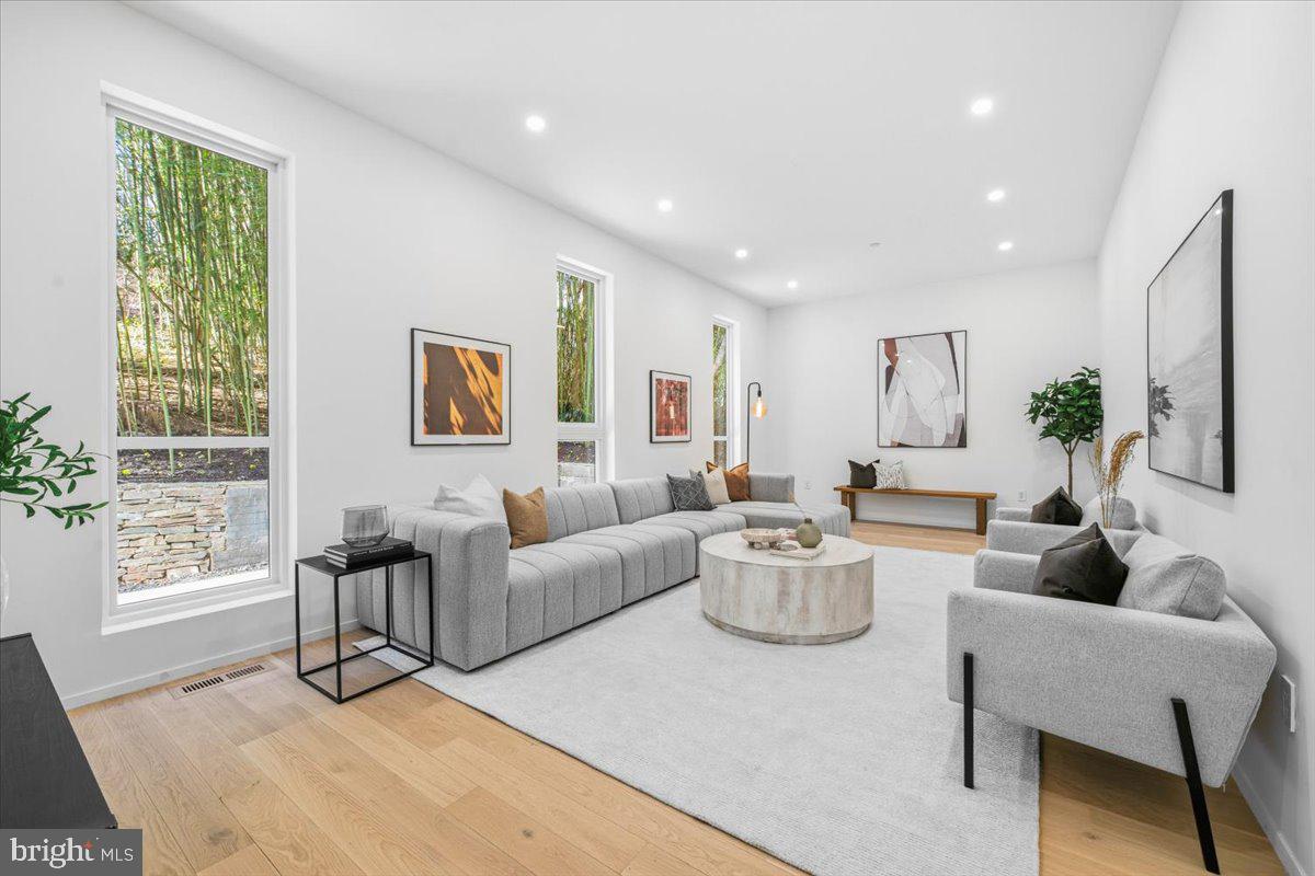 FLINT HILL - Residential