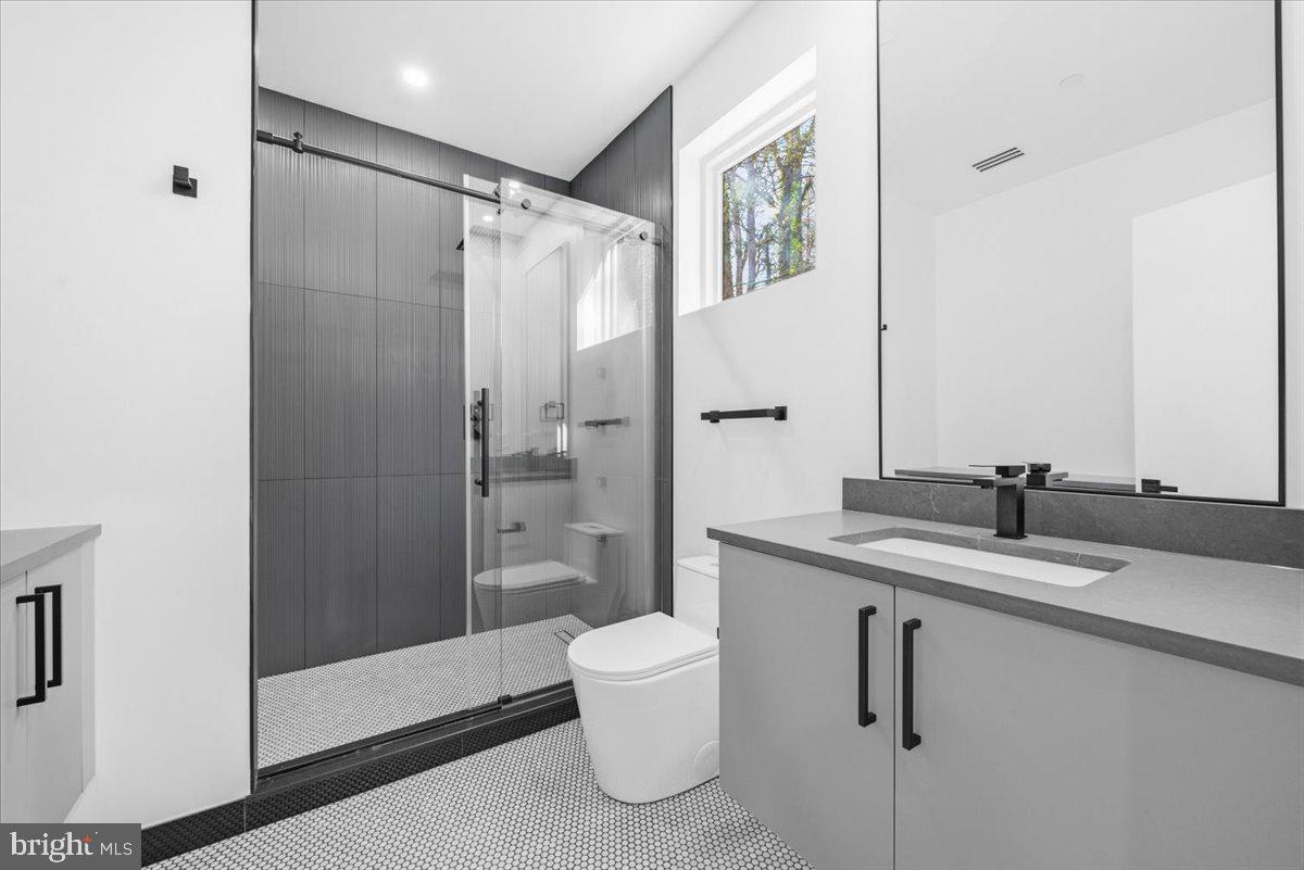 FLINT HILL - Residential