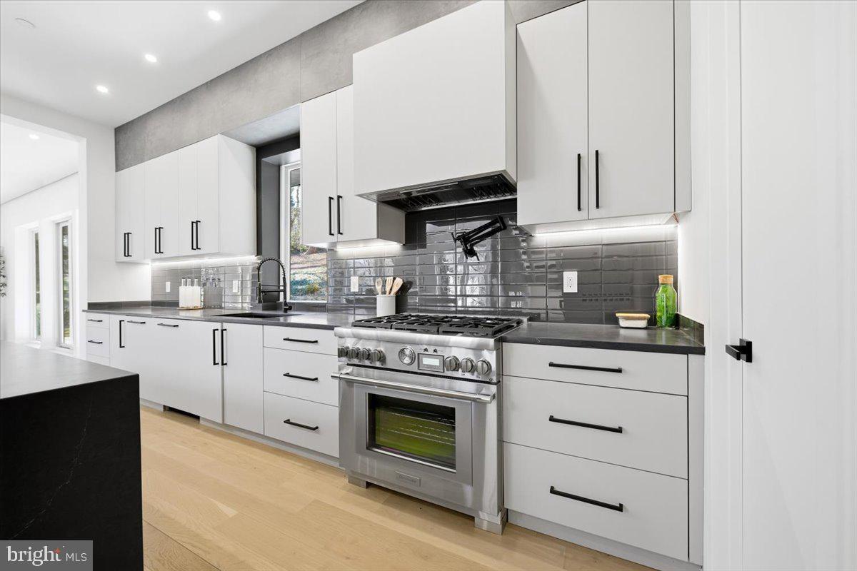 FLINT HILL - Residential