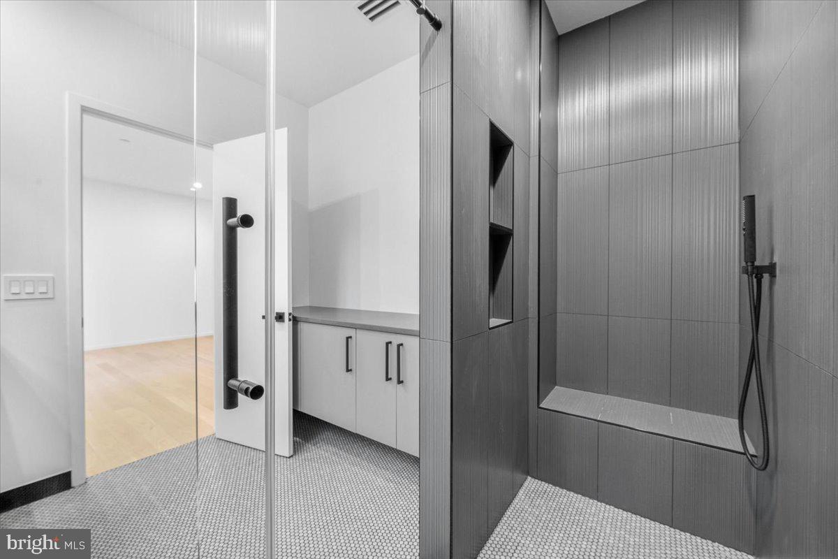 FLINT HILL - Residential