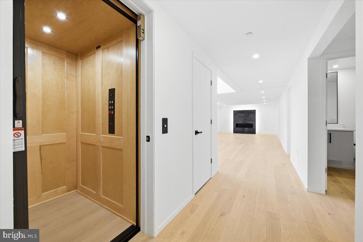 FLINT HILL - Residential