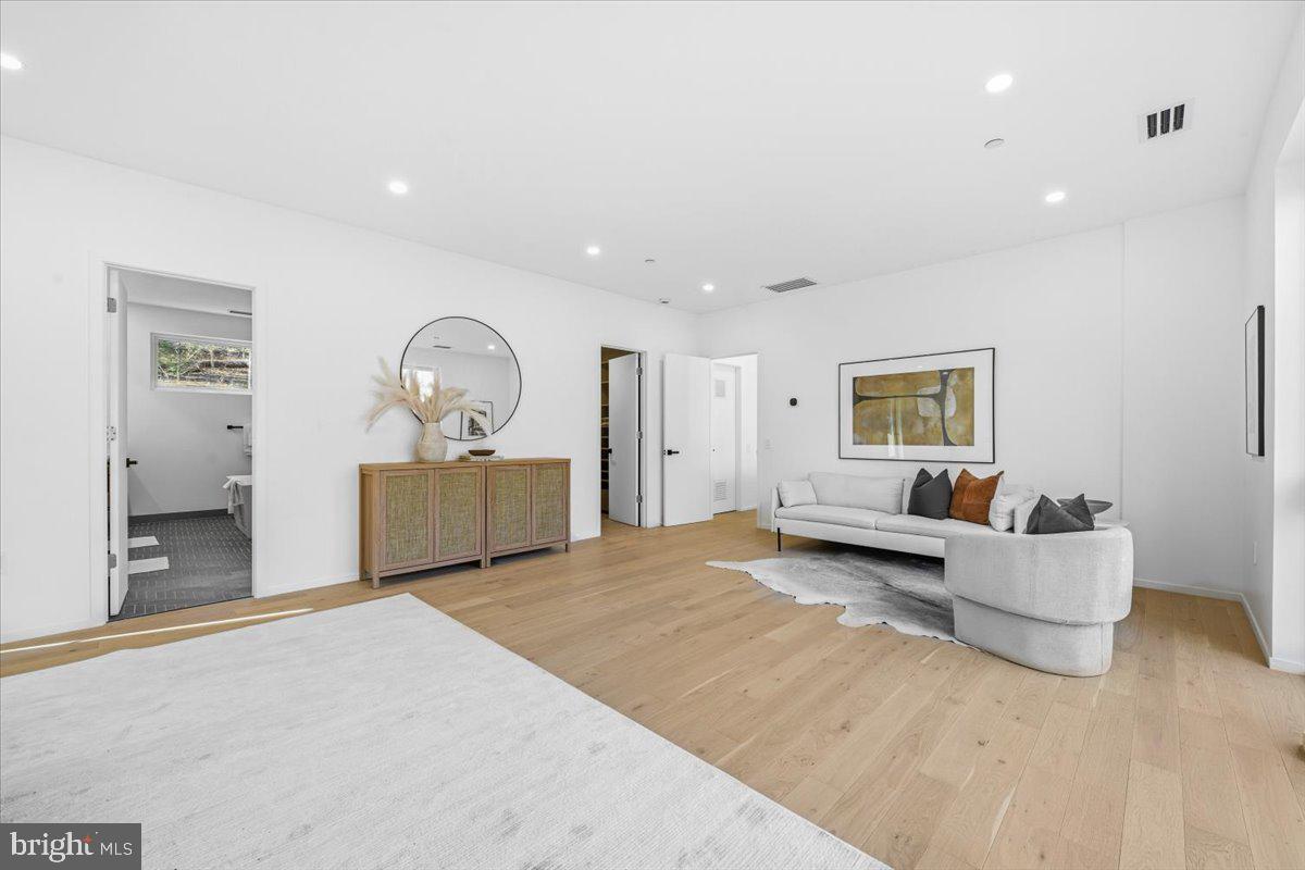 FLINT HILL - Residential