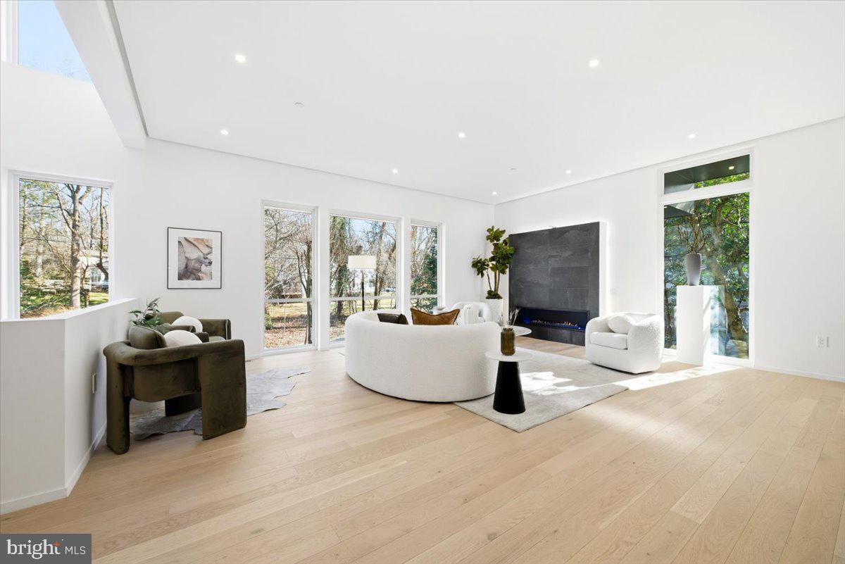 FLINT HILL - Residential