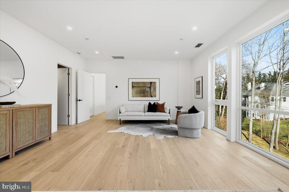 FLINT HILL - Residential