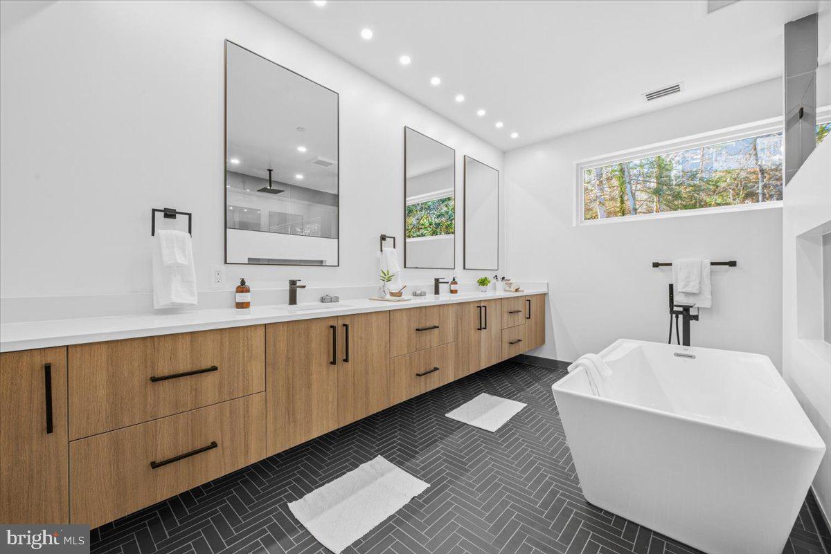 FLINT HILL - Residential