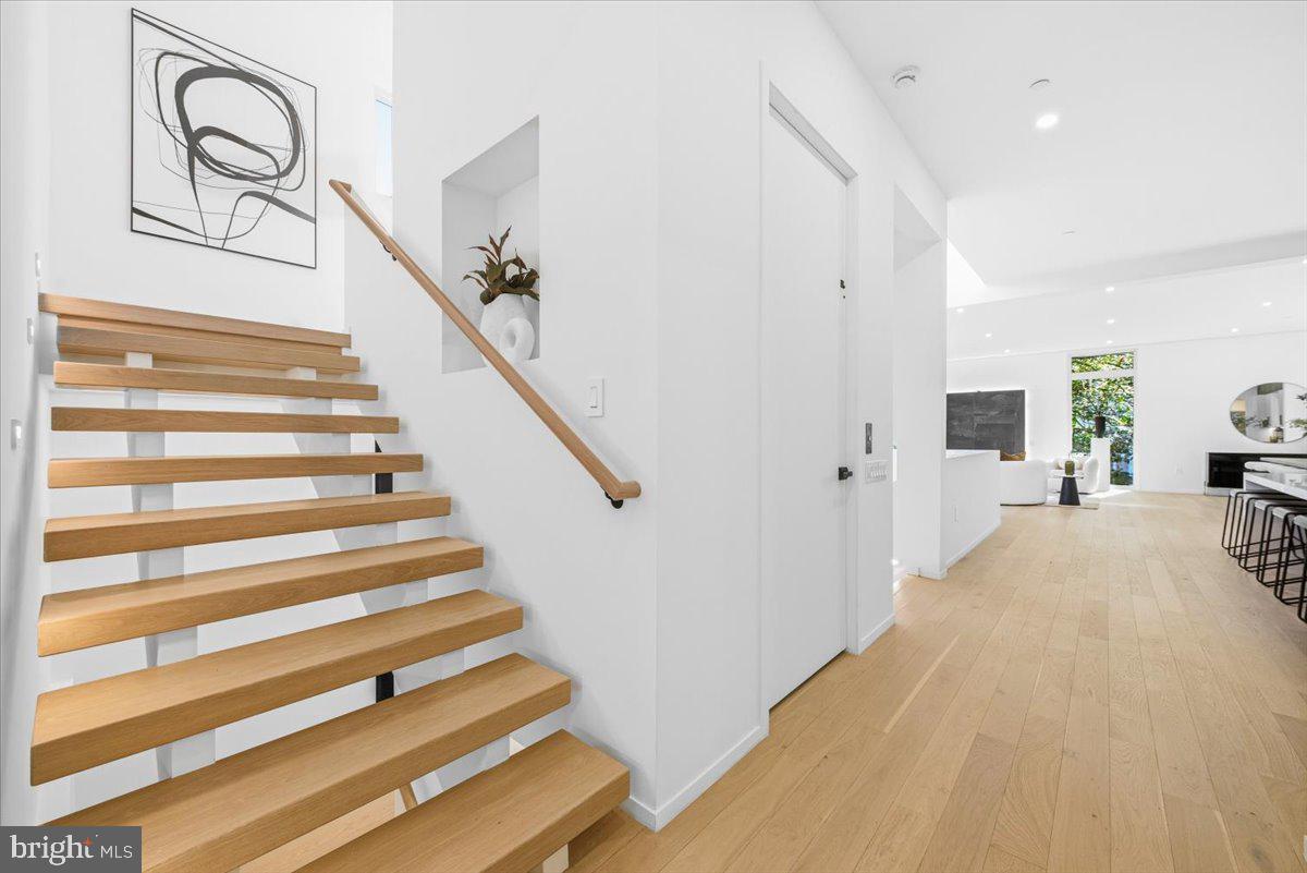 FLINT HILL - Residential