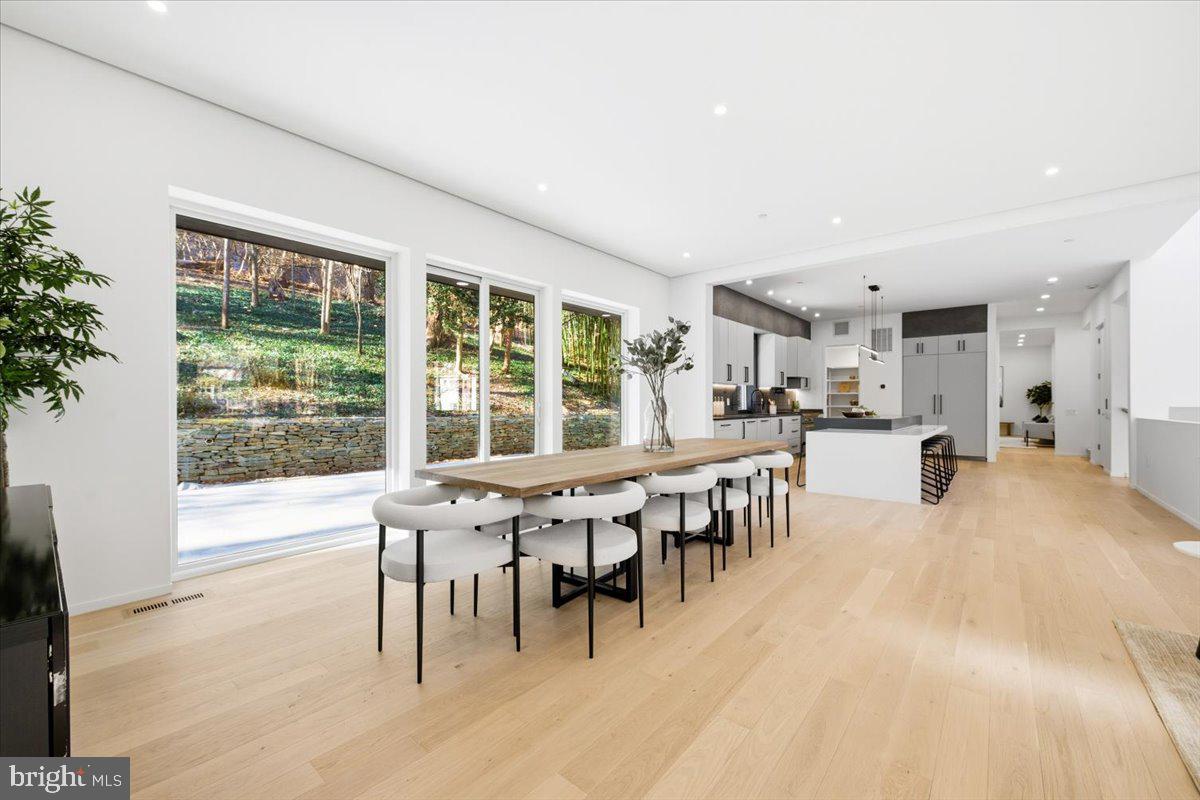 FLINT HILL - Residential