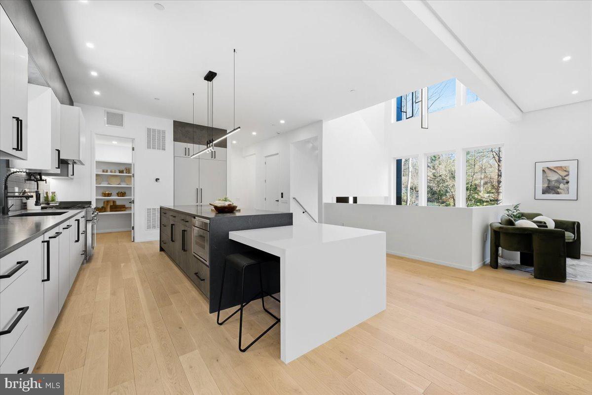 FLINT HILL - Residential