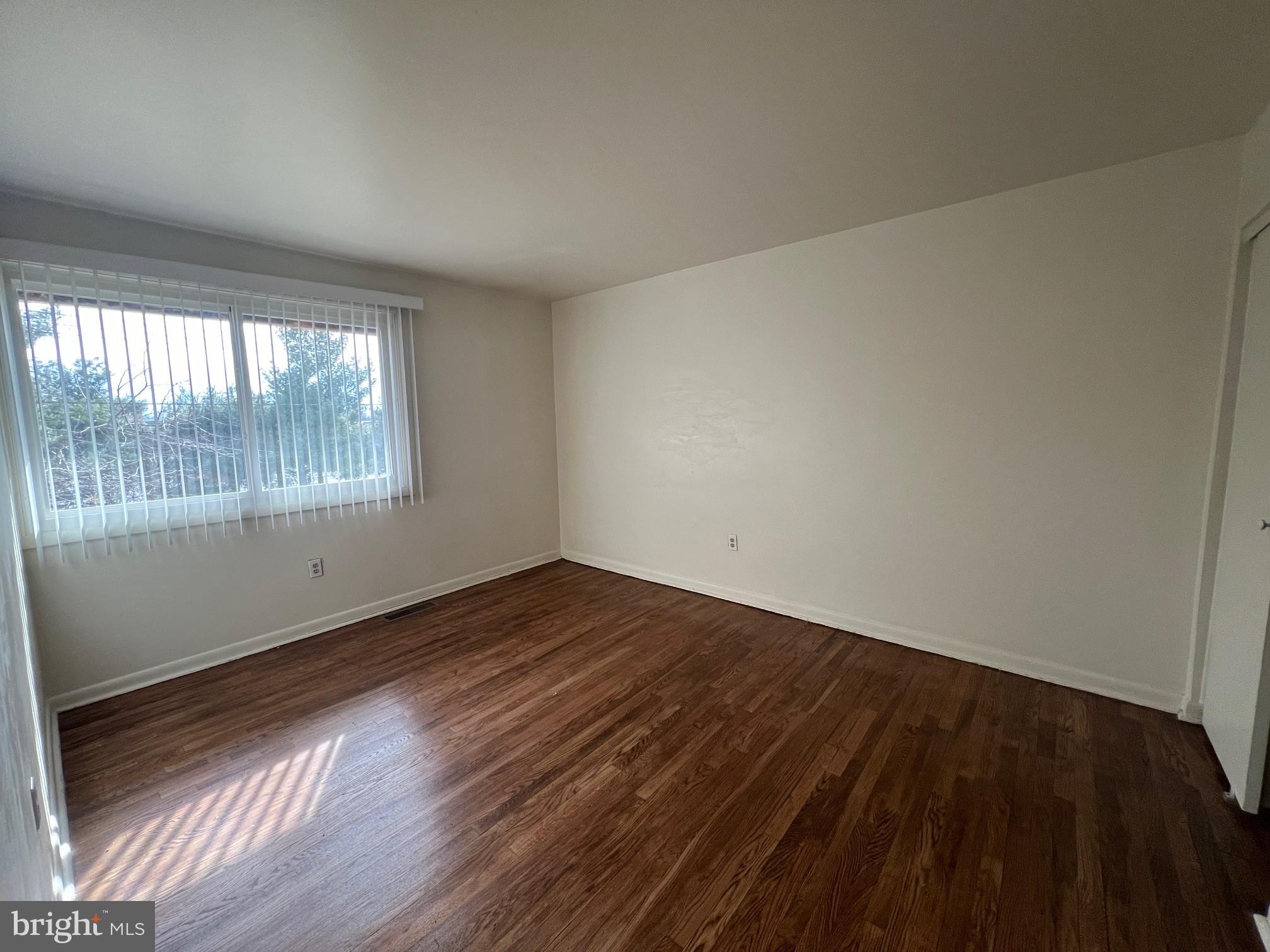 NORTHSIDE TOWNHOUSE APARTMENTS - Residential Lease