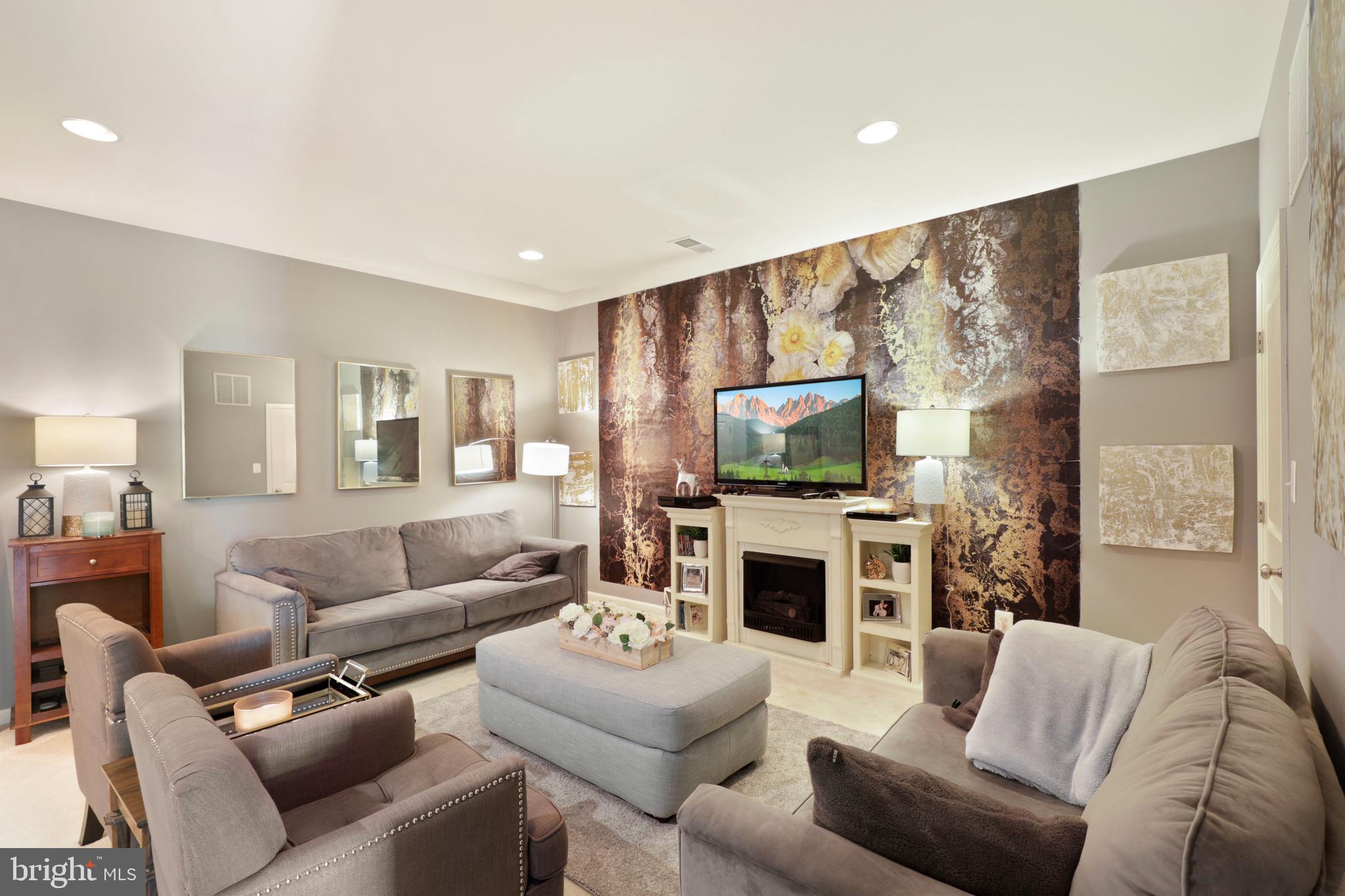 BRAMBLETON TOWN CENTER - Residential