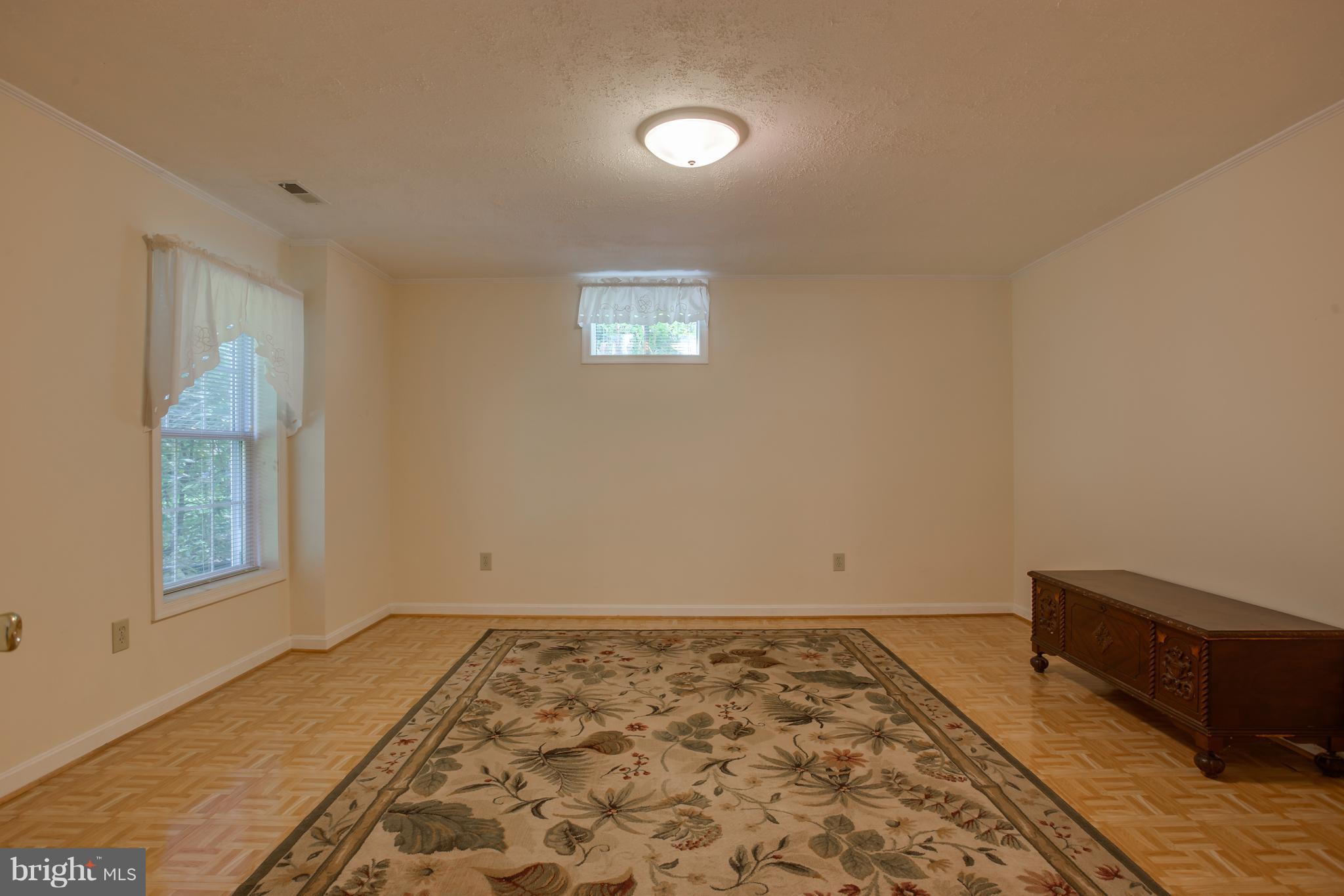 RIDGE POINTE - Residential