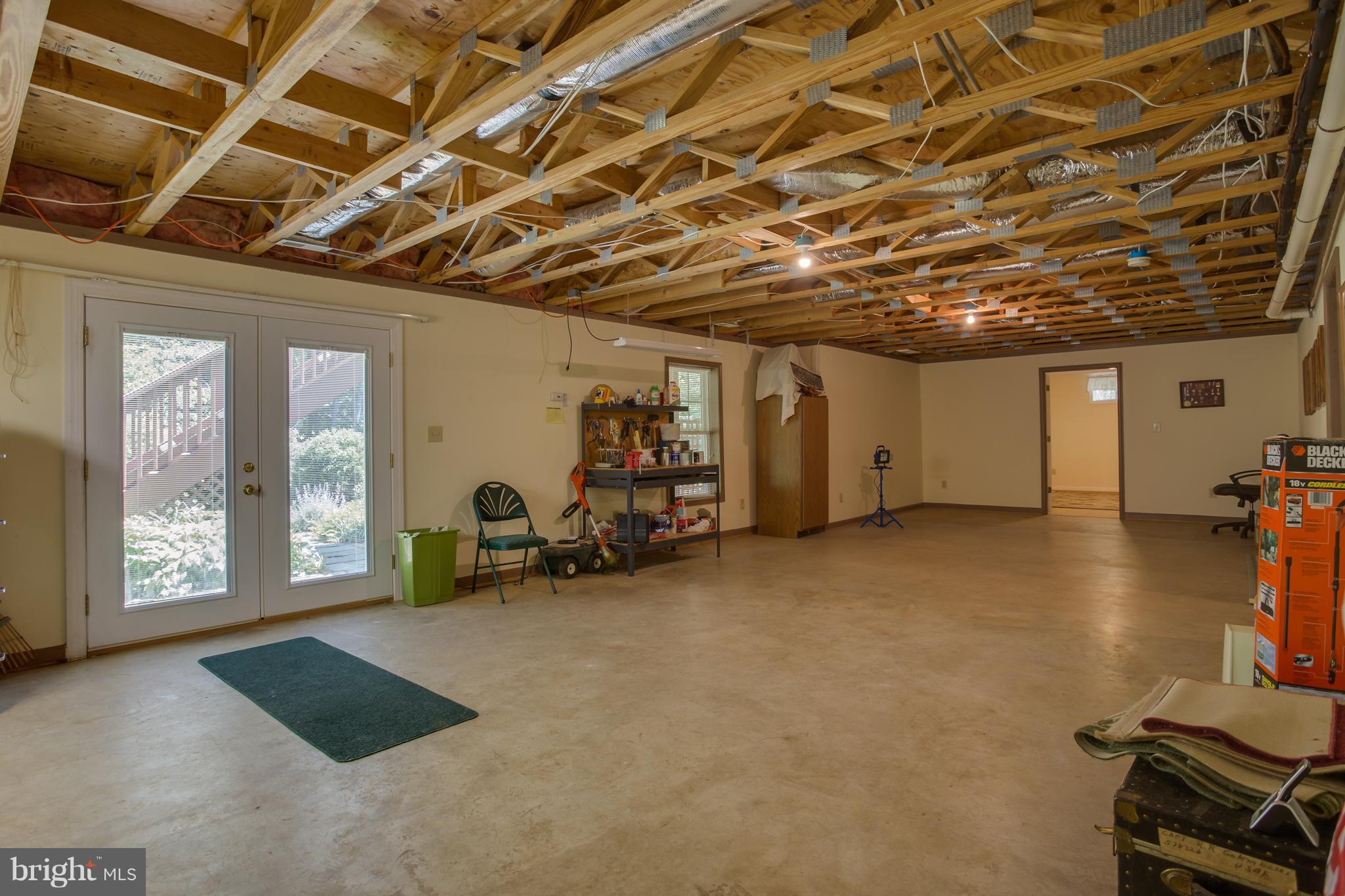 RIDGE POINTE - Residential