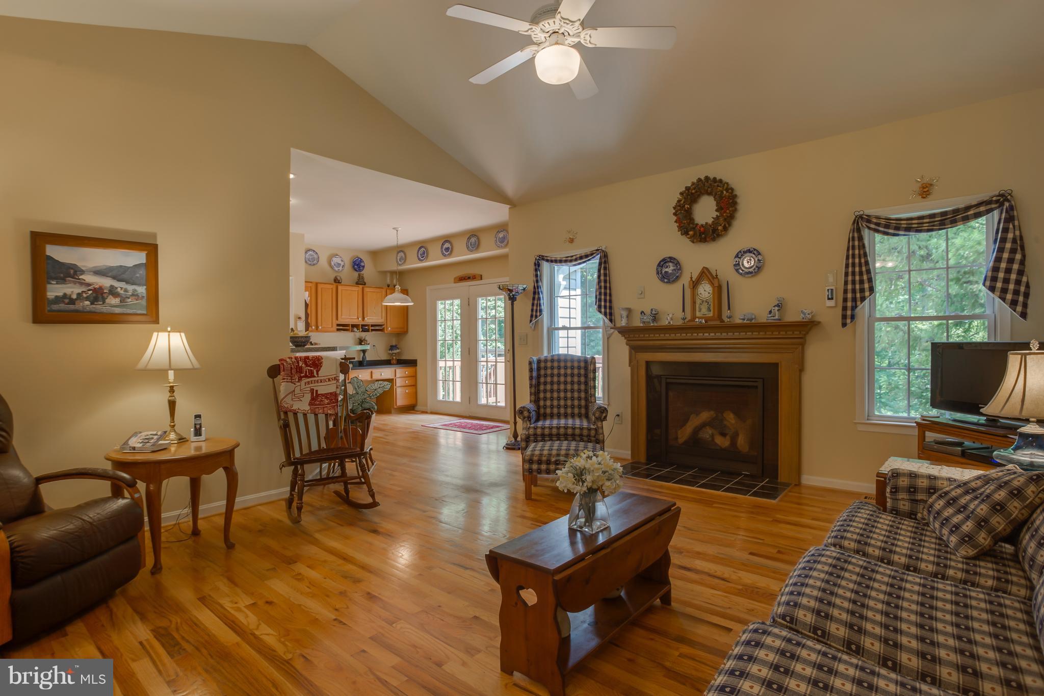 RIDGE POINTE - Residential