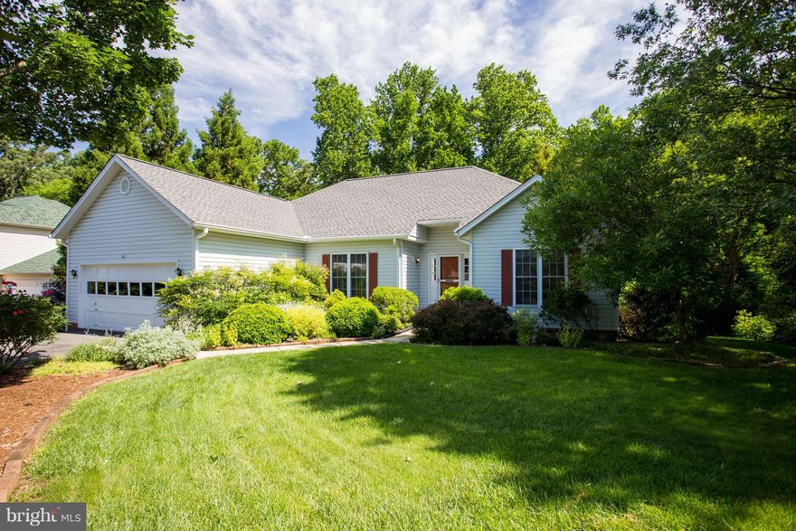 BEAUTIFULLY MAINTAINED HOME IN FANTASTIC NEIGHBORHOOD-MAIN LEVEL MASTER BD-3 BDS ON THE MAIL LEVEL W/1 BD ON THE LOWER LEVEL. HARDWOOD FLOORS THROUGH OUT THE MAIN LEVEL. KITCHEN OPENS INTO EAT-IN AREA AND GREAT ROOM W/GAS FIREPLACE. ENJOY THE BEAUTIFUL DECK OVERLOOKING THE ENGLISH GARDENS AND WOODED AREA. LOCATED NEAR LEELAND STATION VRE, I95 AND DOWNTOWN FREDERICKSBURG.