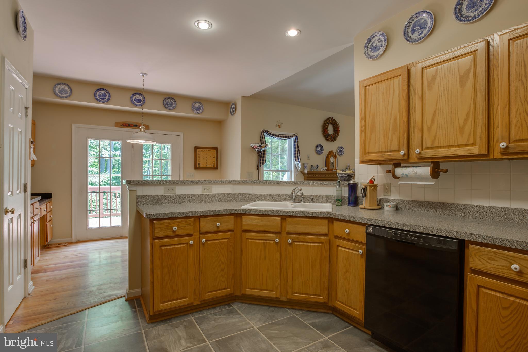 RIDGE POINTE - Residential