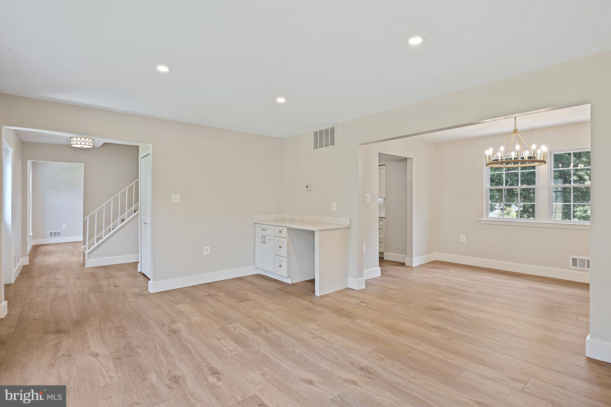 BURKE STATION SQUARE - Residential