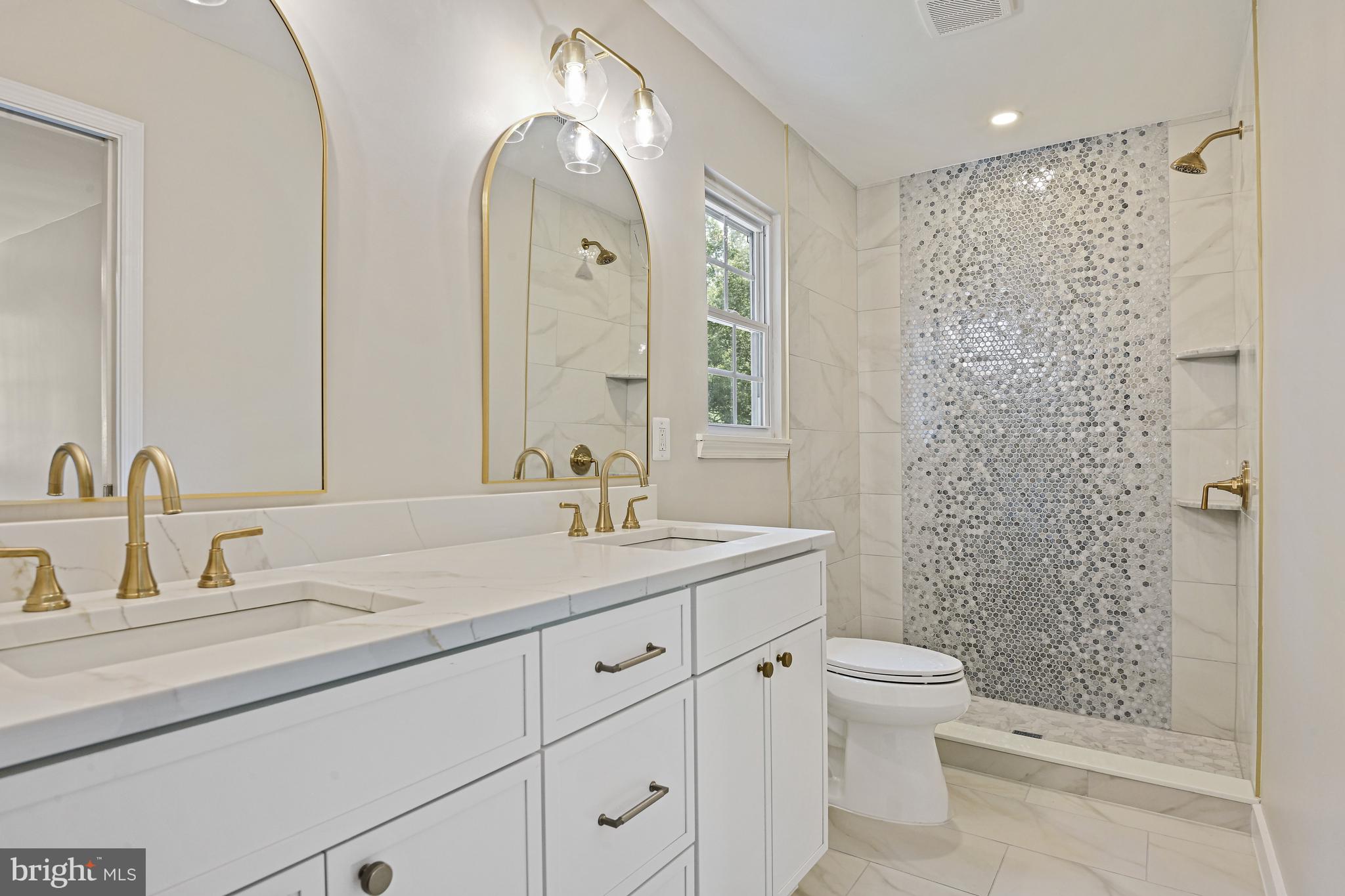 BURKE STATION SQUARE - Residential