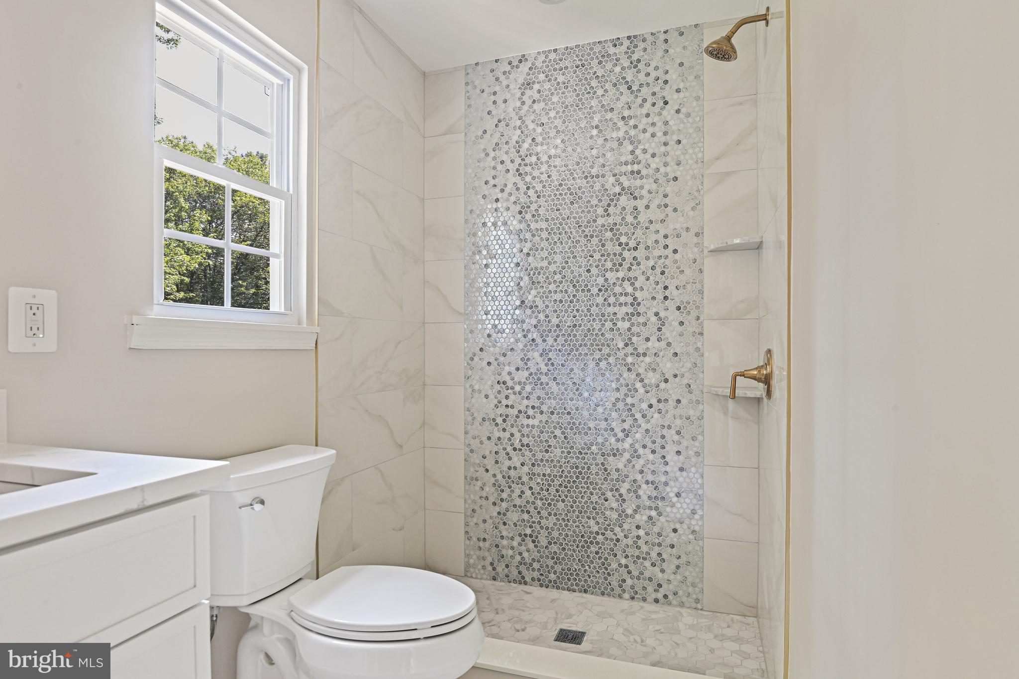 BURKE STATION SQUARE - Residential