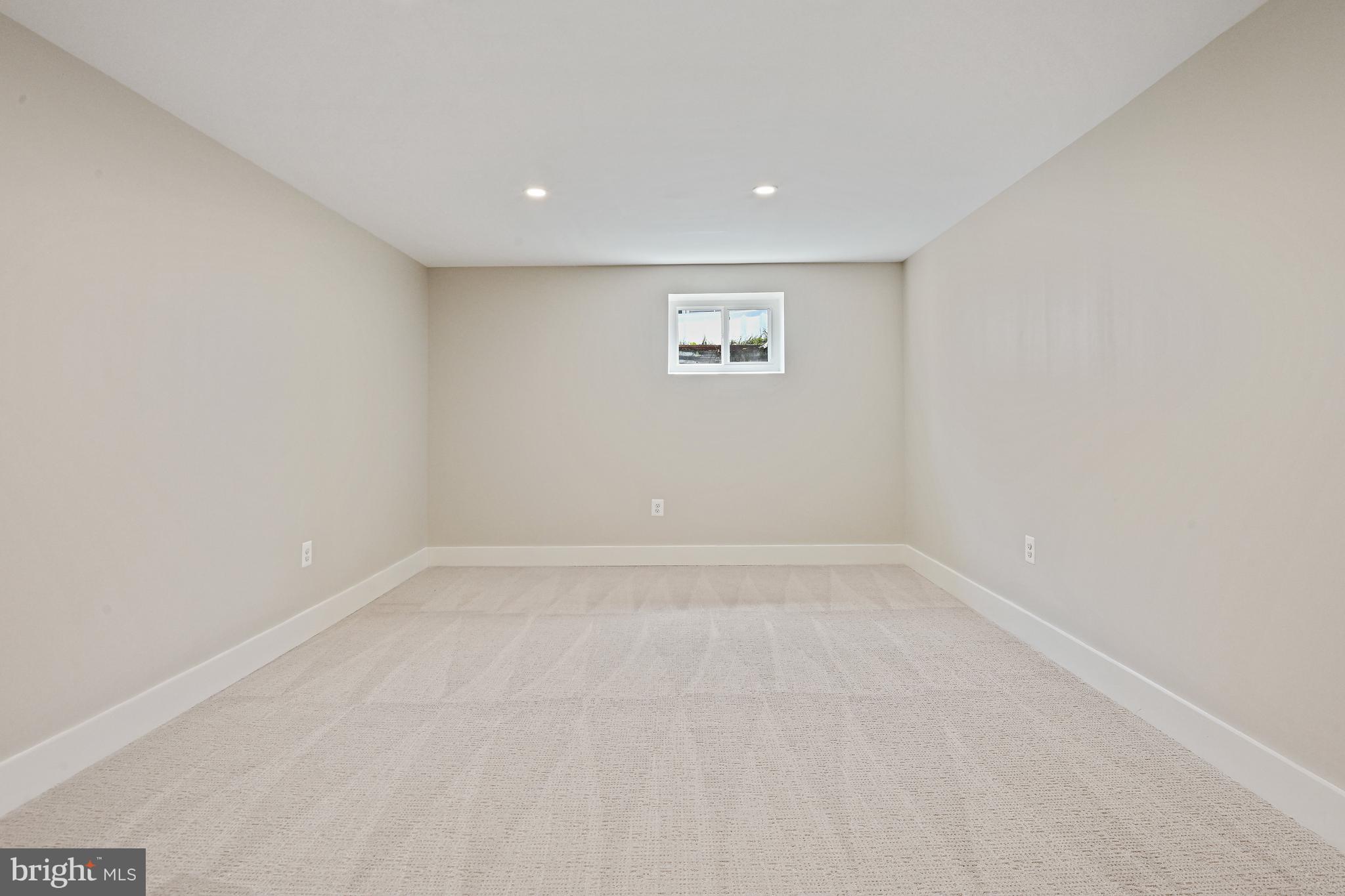 BURKE STATION SQUARE - Residential