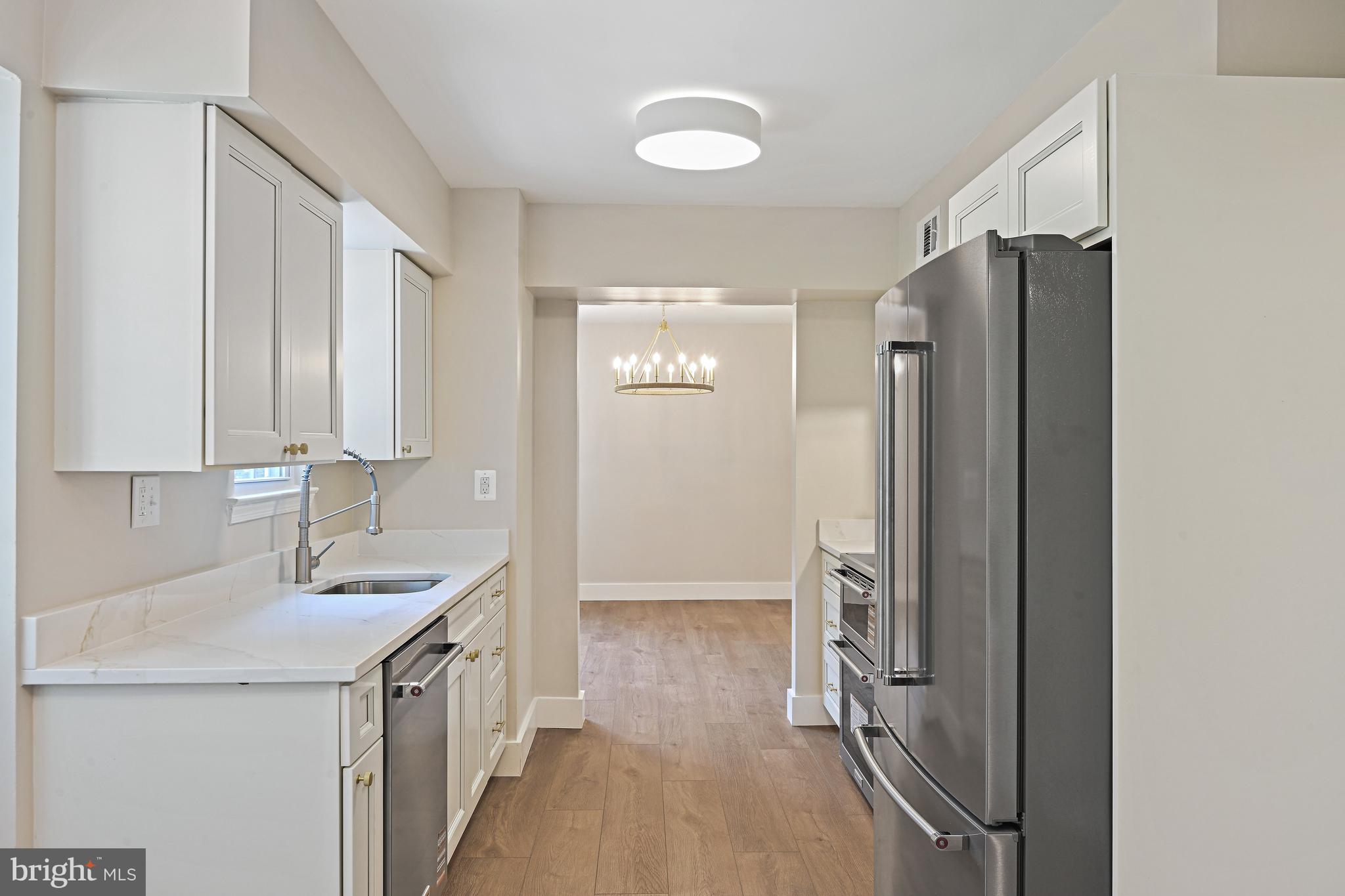 BURKE STATION SQUARE - Residential