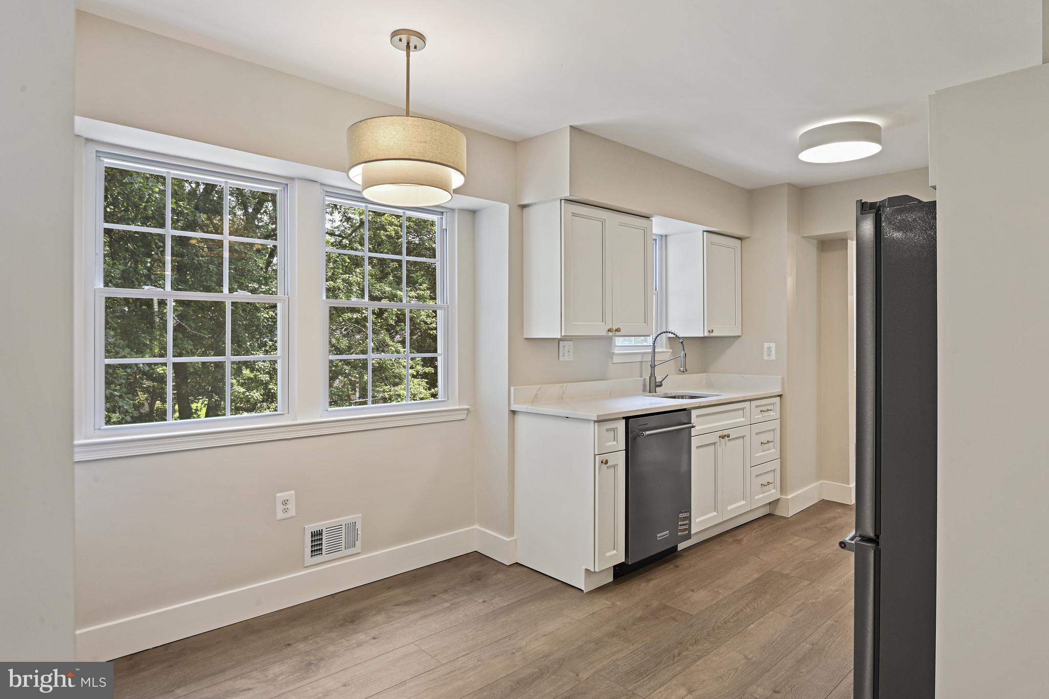 BURKE STATION SQUARE - Residential