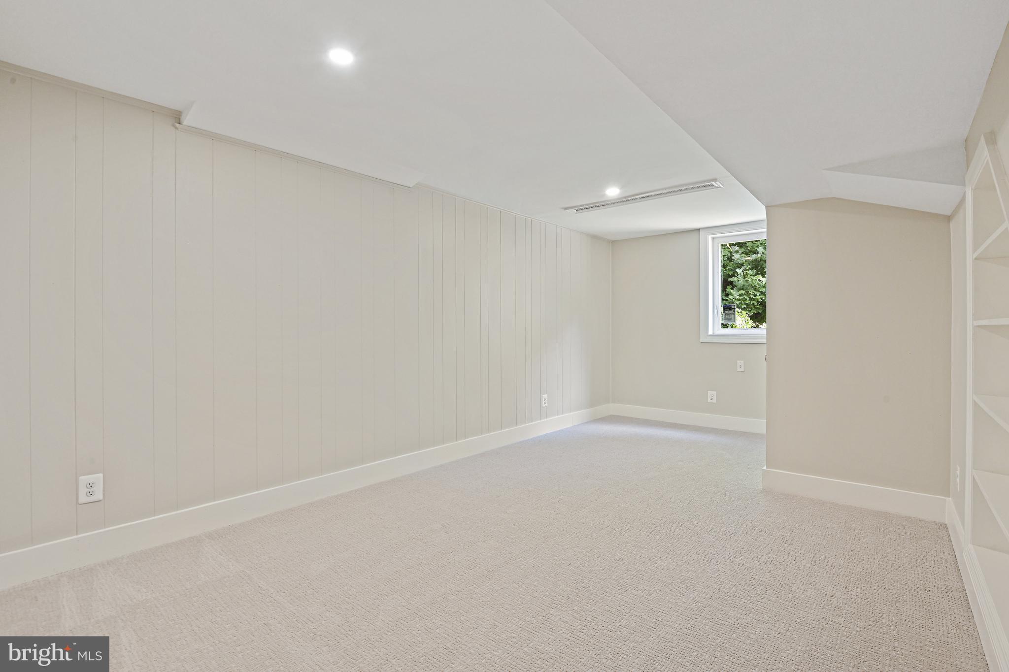 BURKE STATION SQUARE - Residential